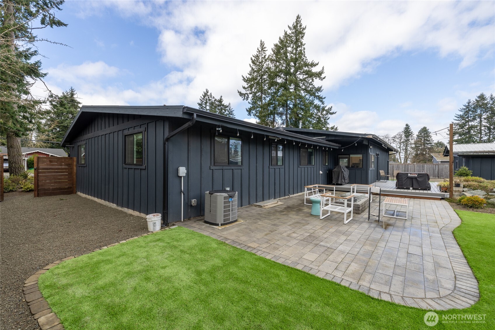 4503 Sunset Drive W, University Place, WA 98466