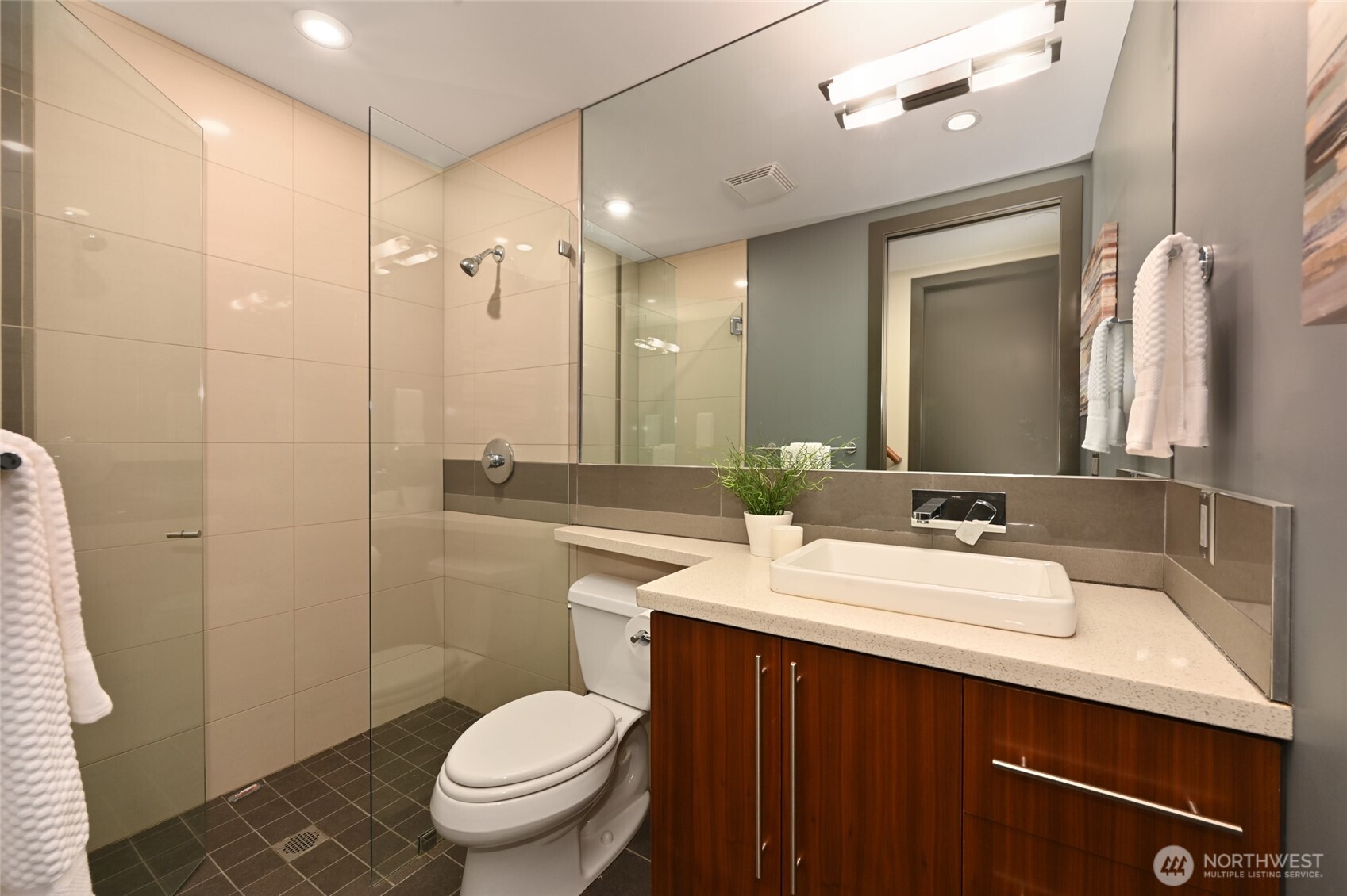 8218 2nd Avenue NE ##B, Seattle, WA 98115