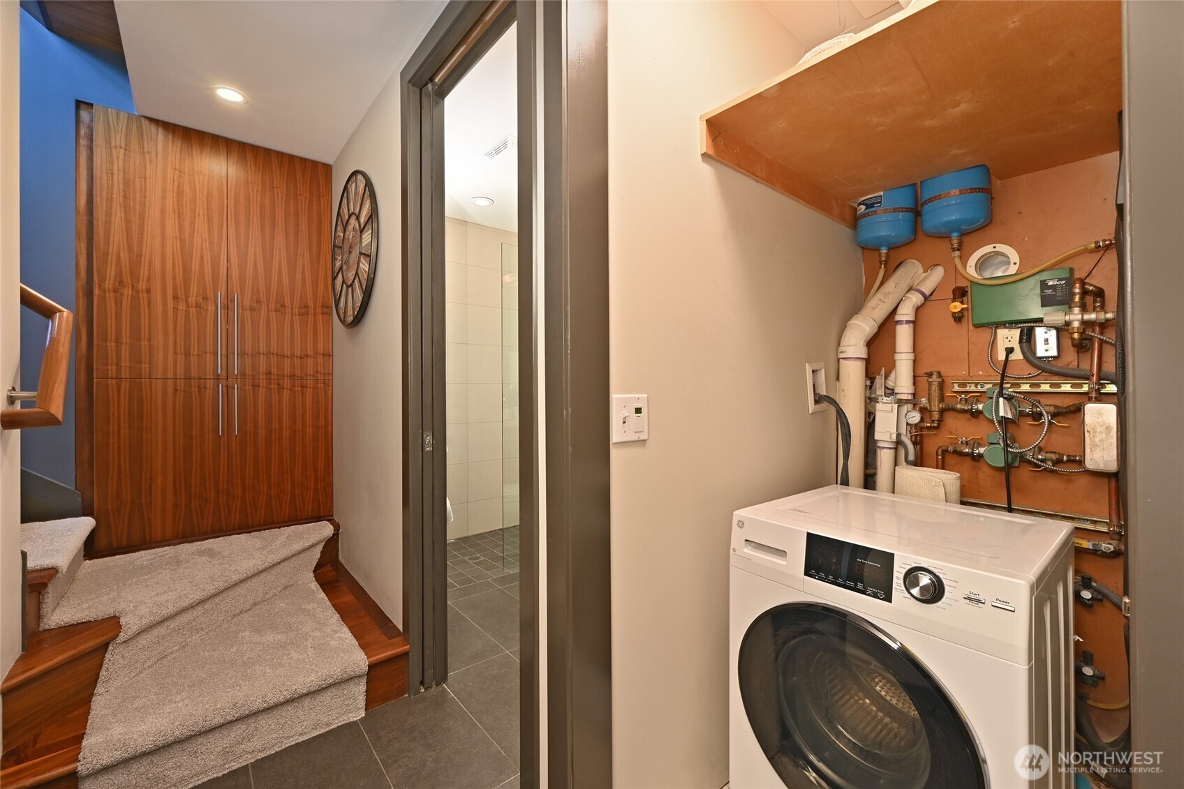 8218 2nd Avenue NE ##B, Seattle, WA 98115