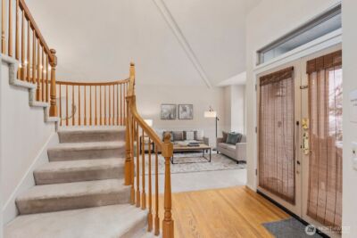 8218 126th Place SE, Newcastle, WA 98056 - Photo 3