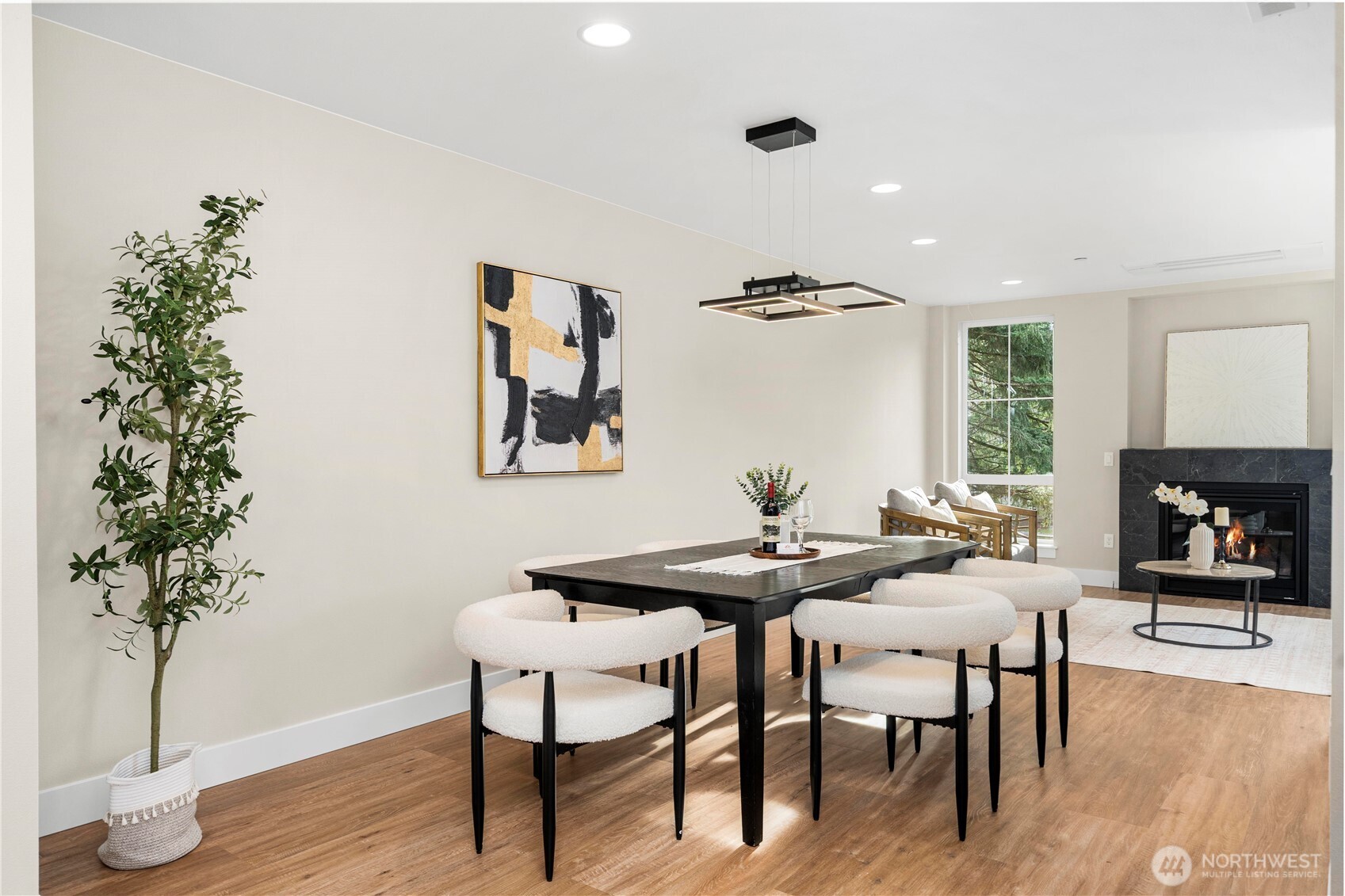 539 NW Juniper Street , Issaquah, WA 98027