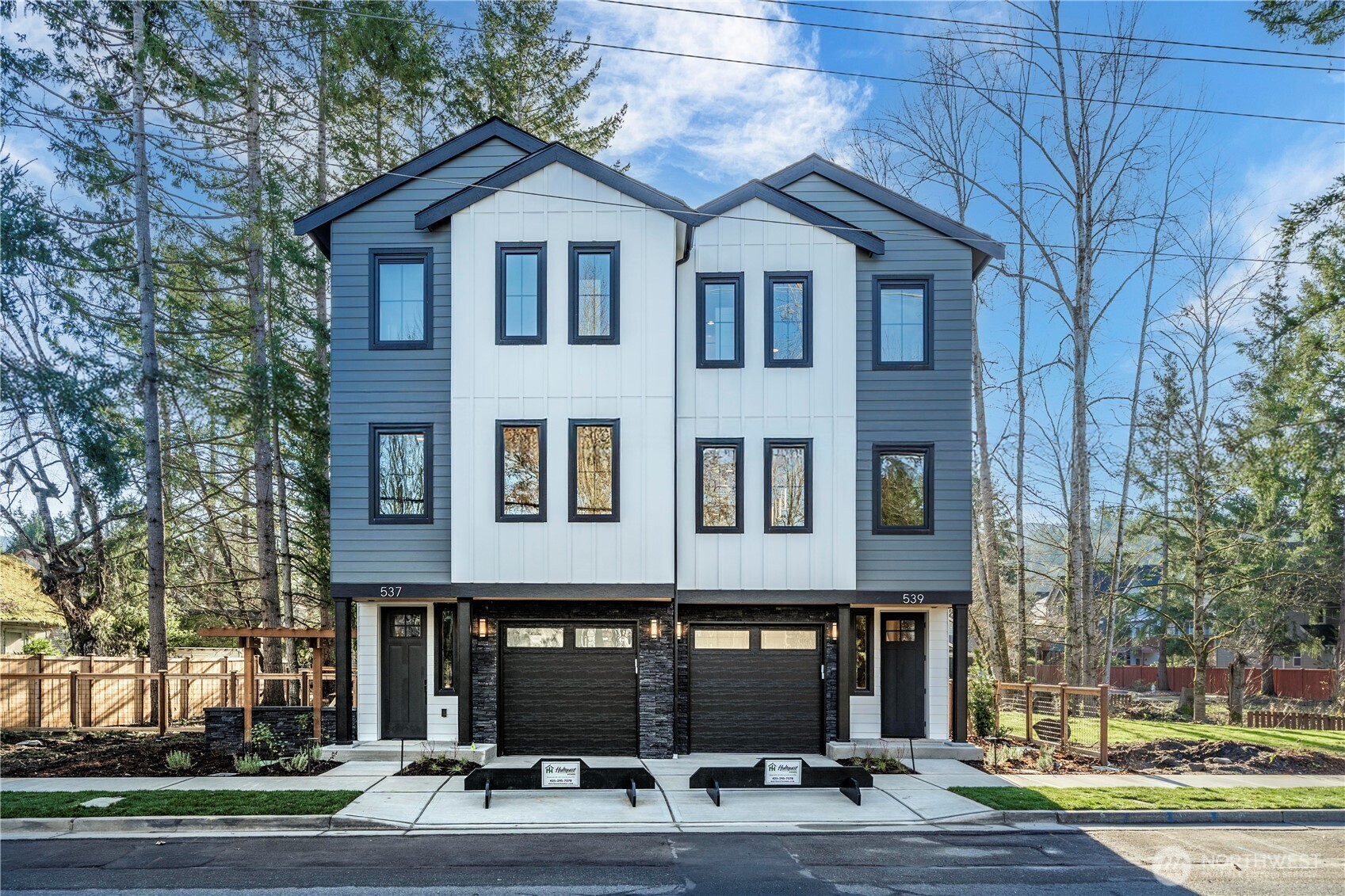 539 NW Juniper Street , Issaquah, WA 98027