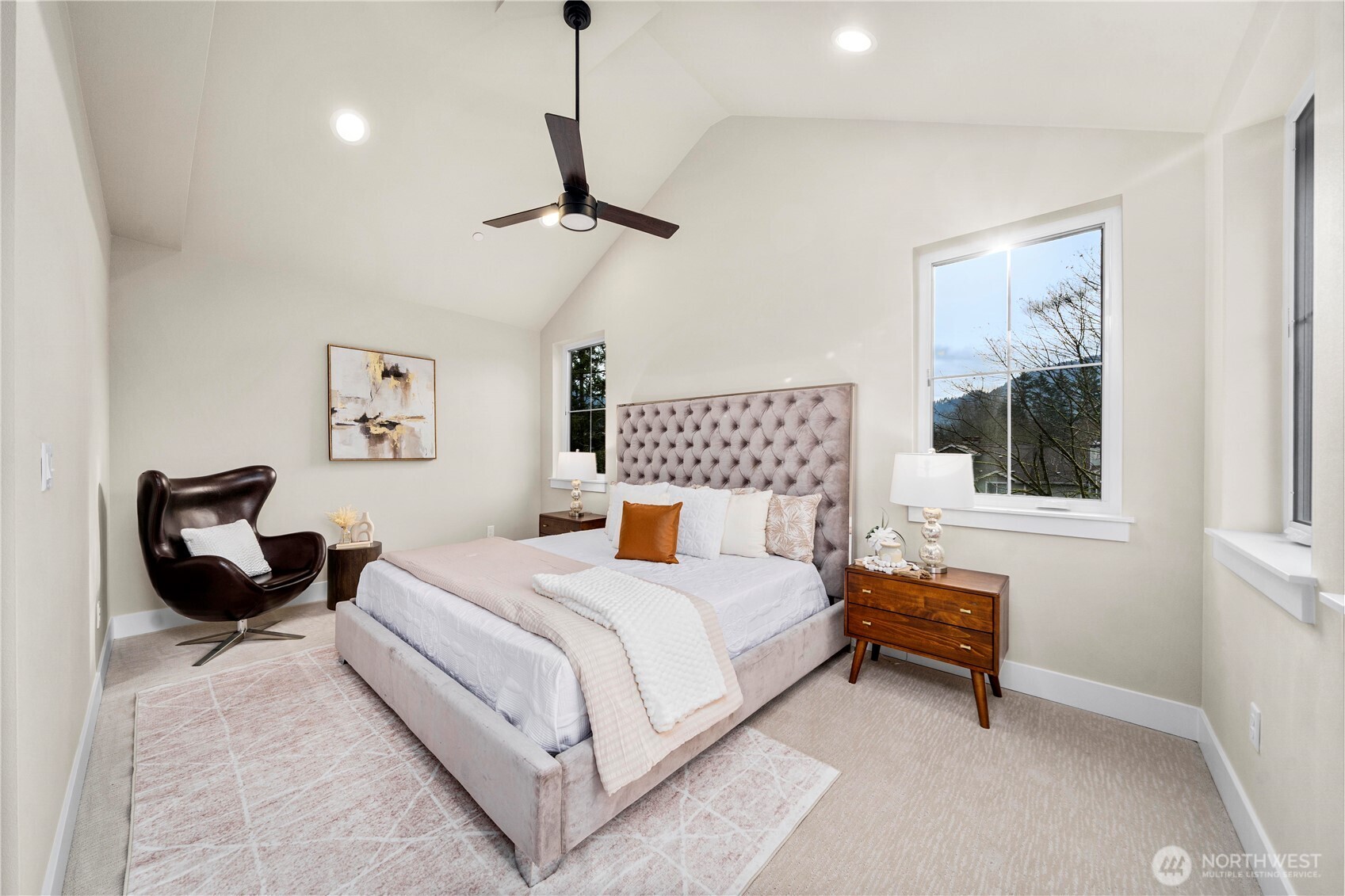 539 NW Juniper Street , Issaquah, WA 98027