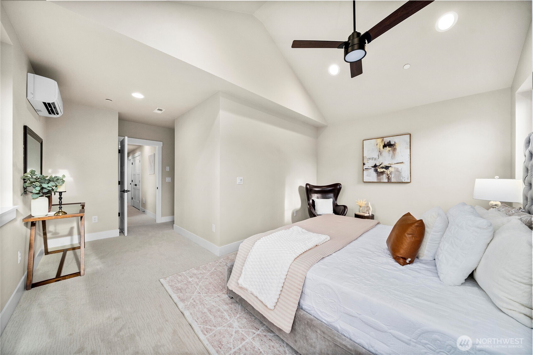 539 NW Juniper Street , Issaquah, WA 98027