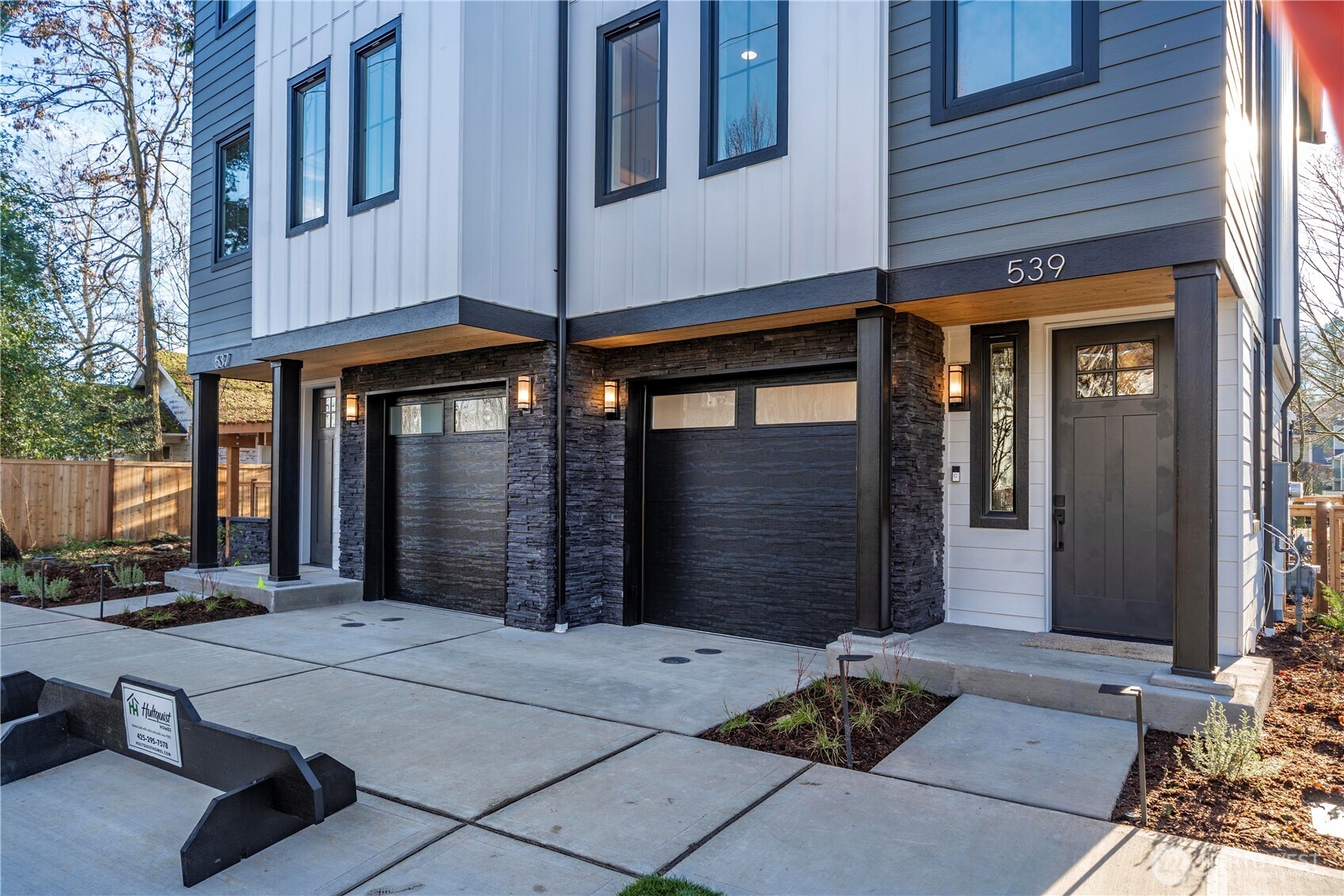 539 NW Juniper Street , Issaquah, WA 98027