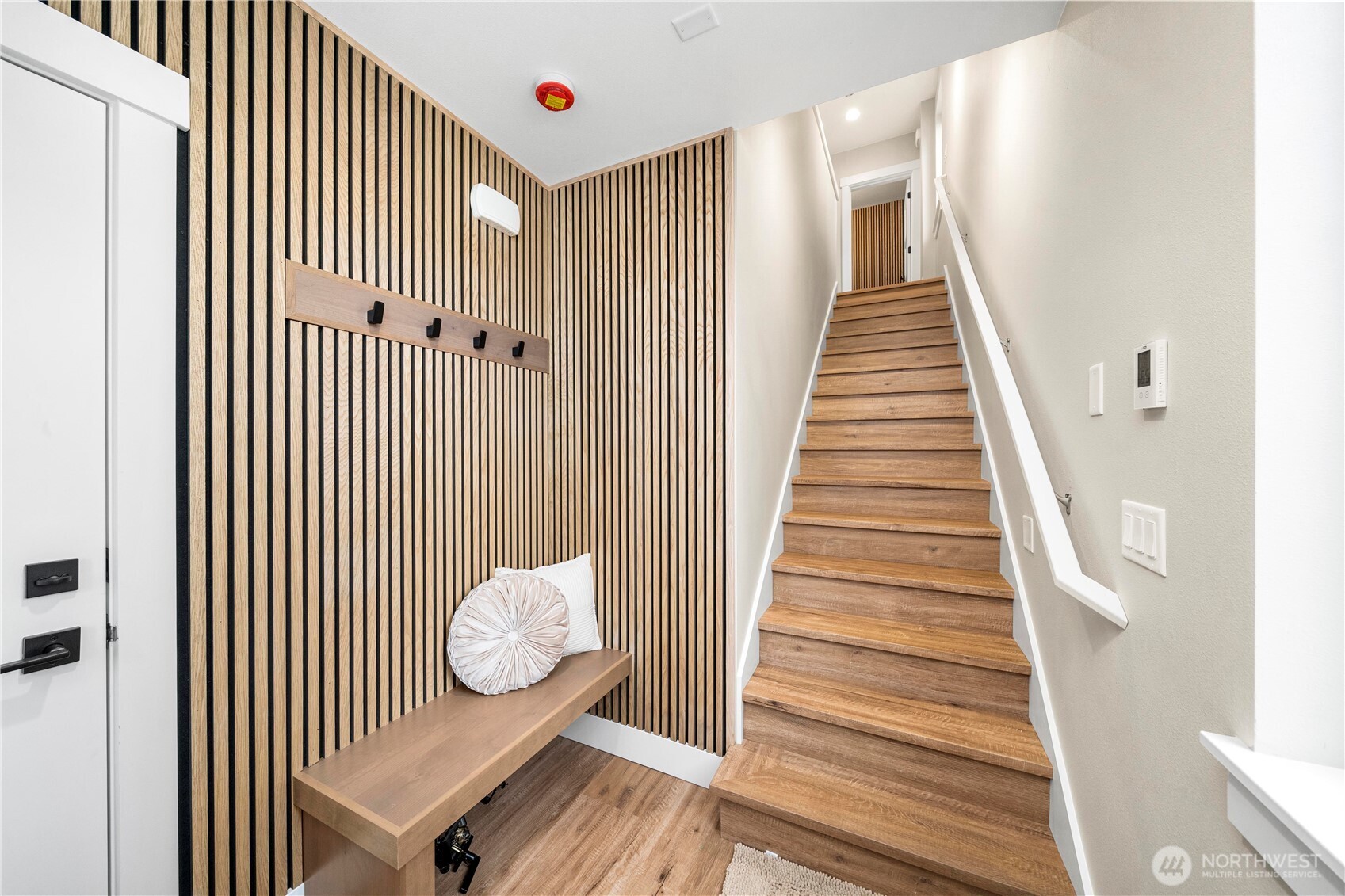 539 NW Juniper Street , Issaquah, WA 98027