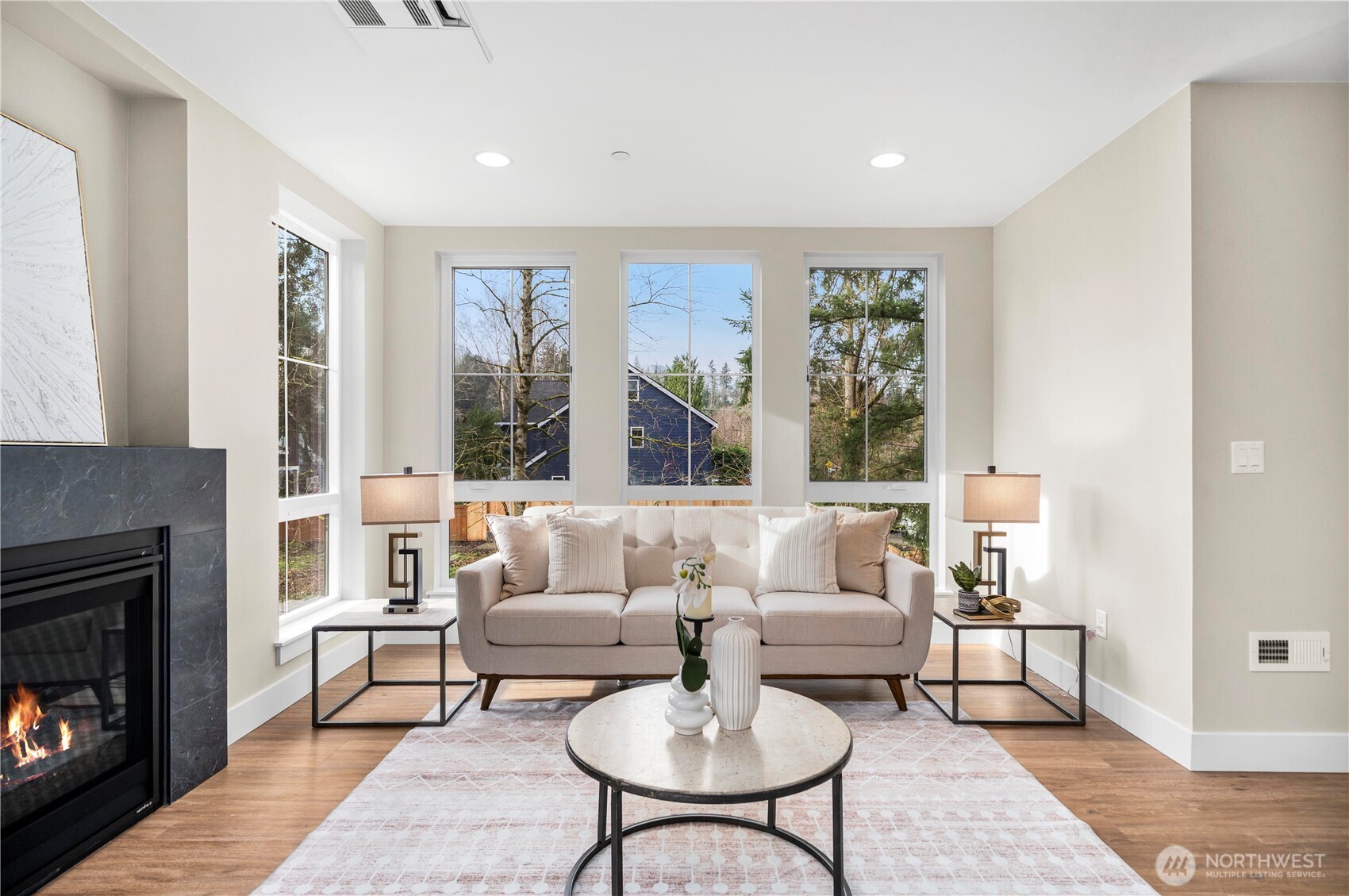 539 NW Juniper Street , Issaquah, WA 98027