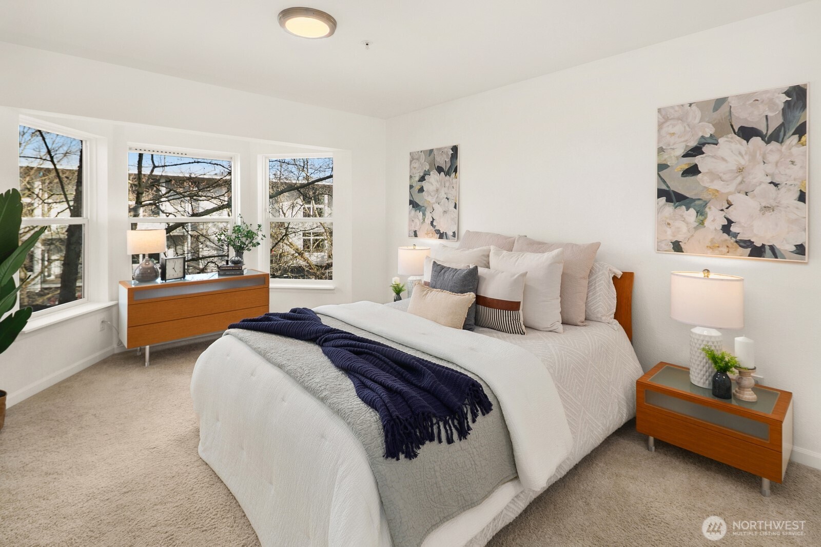 621 5 Avenue N #301, Seattle, WA 98109