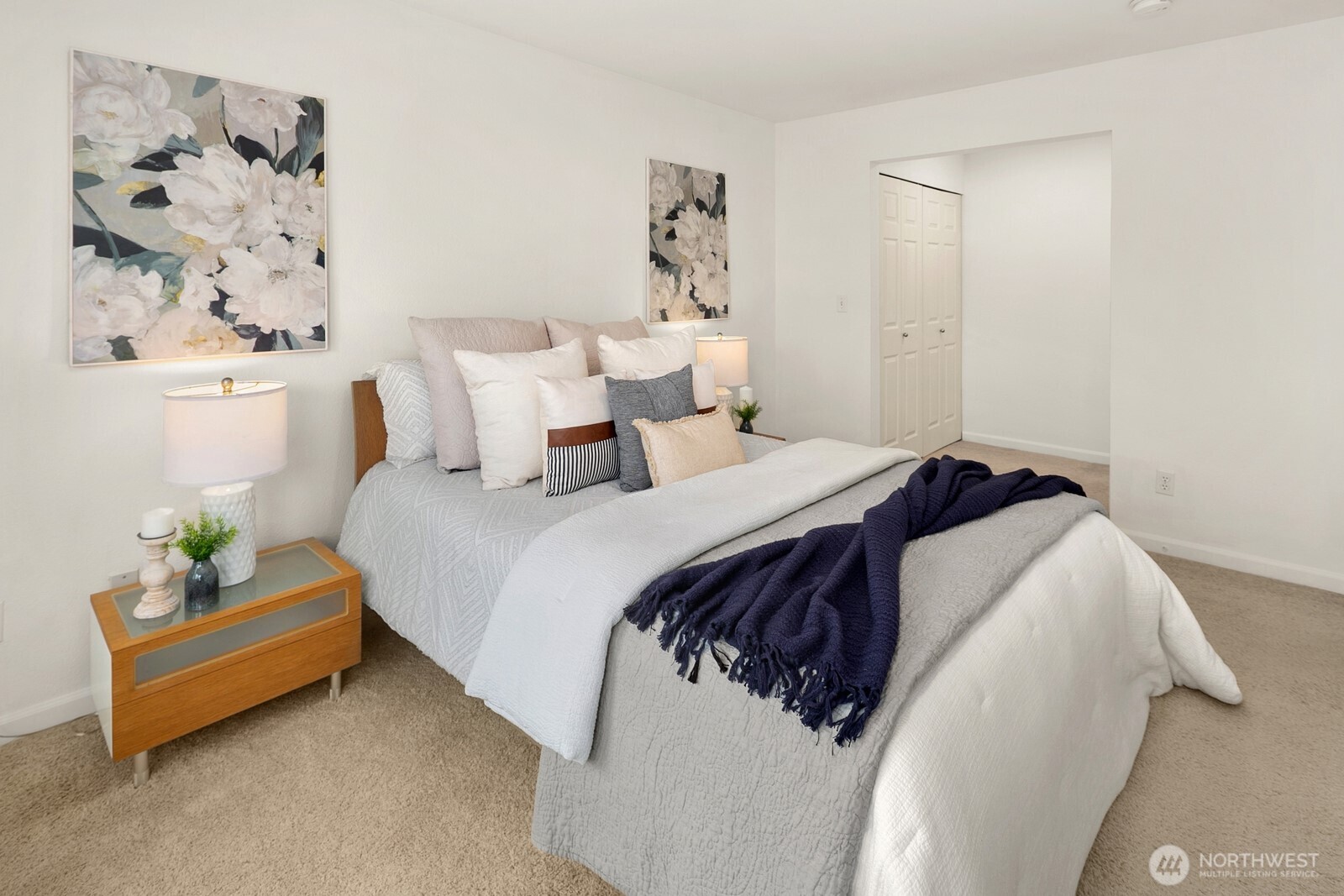 621 5 Avenue N #301, Seattle, WA 98109