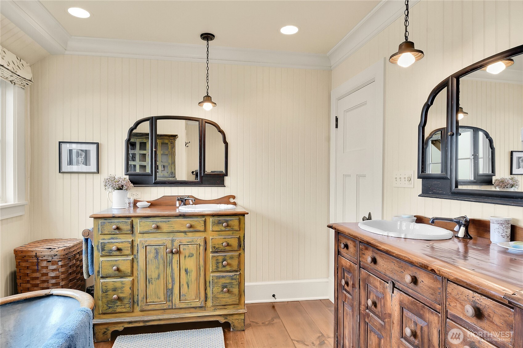 406 Galer Street , Seattle, WA 98109