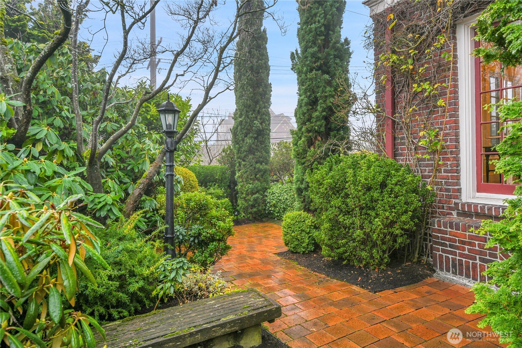 406 Galer Street , Seattle, WA 98109