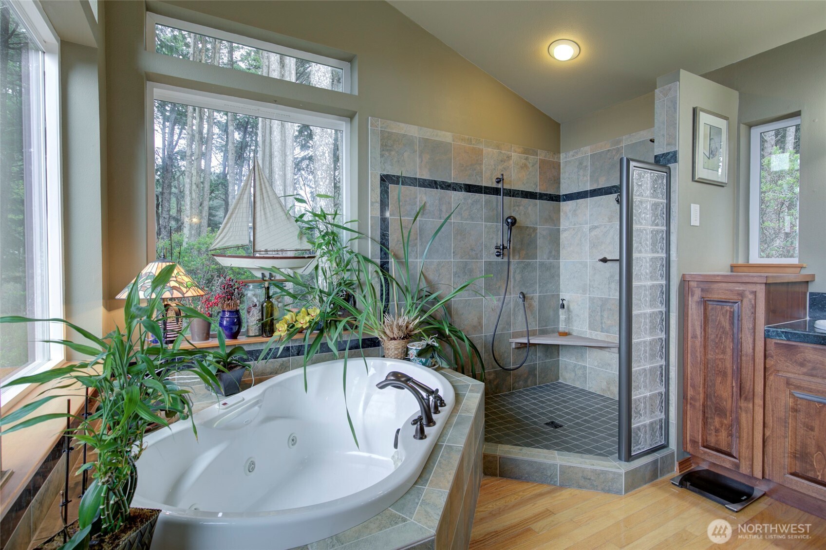 16 Koala Lane , Pacific Beach, WA 98571