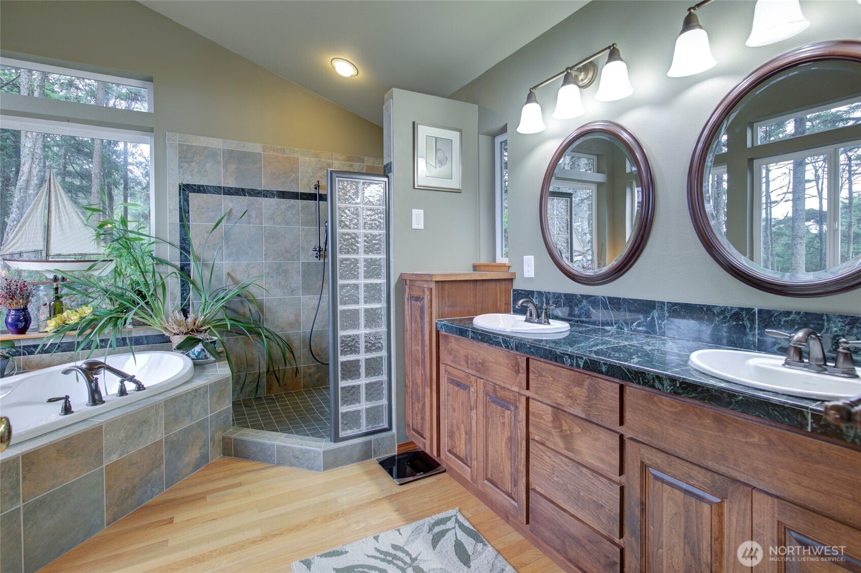 16 Koala Lane , Pacific Beach, WA 98571