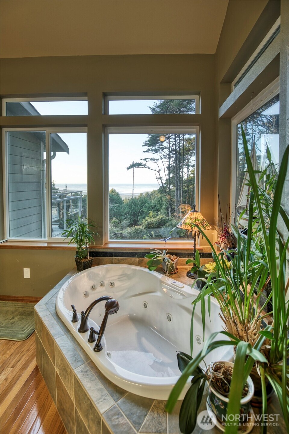 16 Koala Lane , Pacific Beach, WA 98571