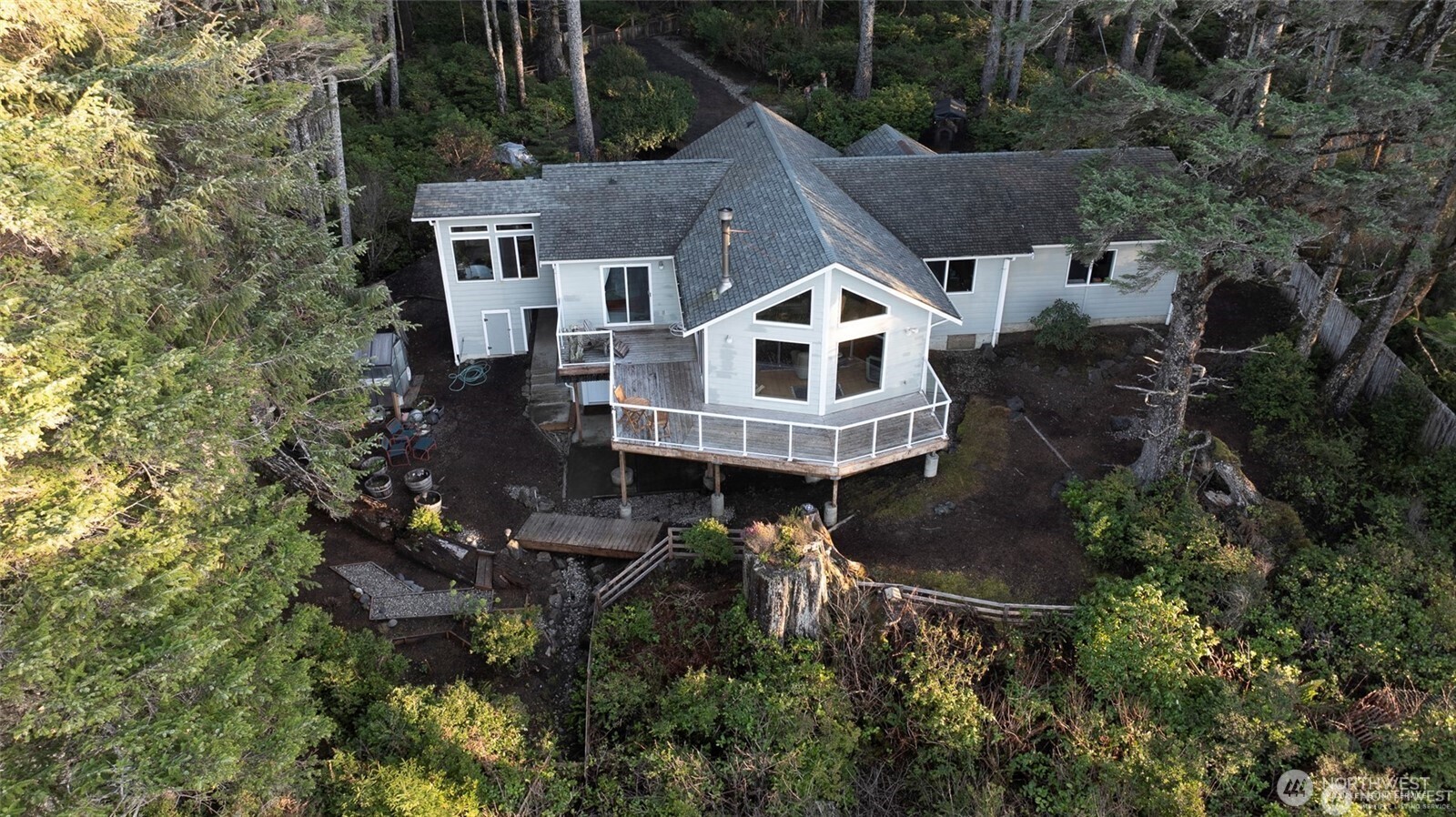 16 Koala Lane , Pacific Beach, WA 98571