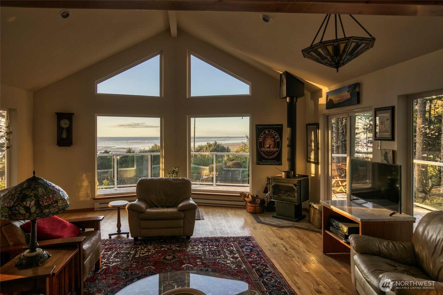 16 Koala Lane , Pacific Beach, WA 98571