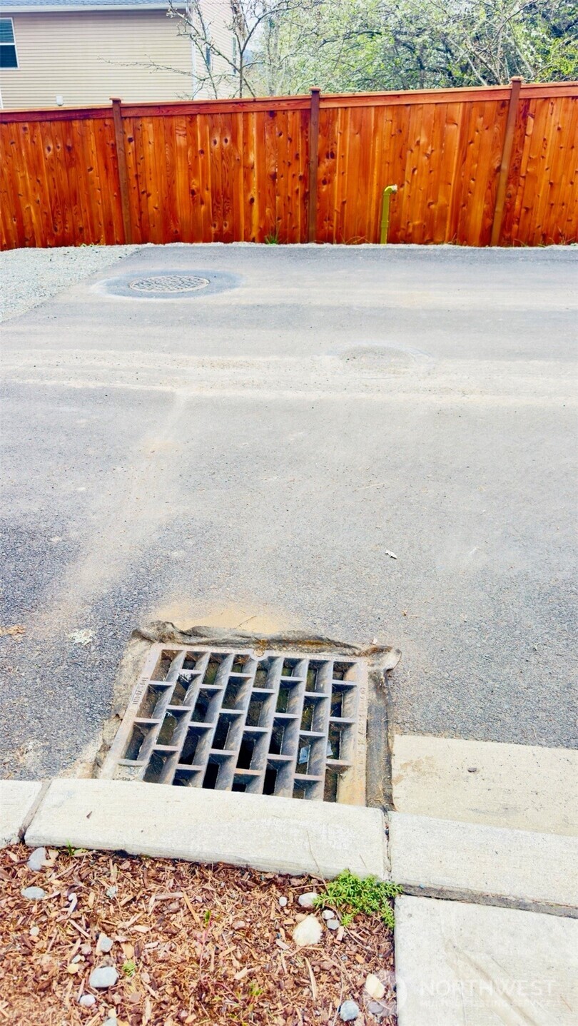 25010 SE 17th Street , Sammamish, WA 98075