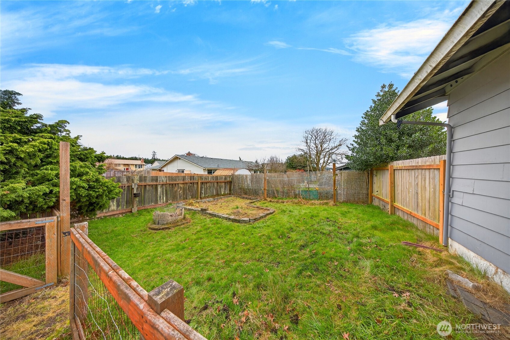 580 SW 3rd Avenue , Oak Harbor, WA 98277-5111