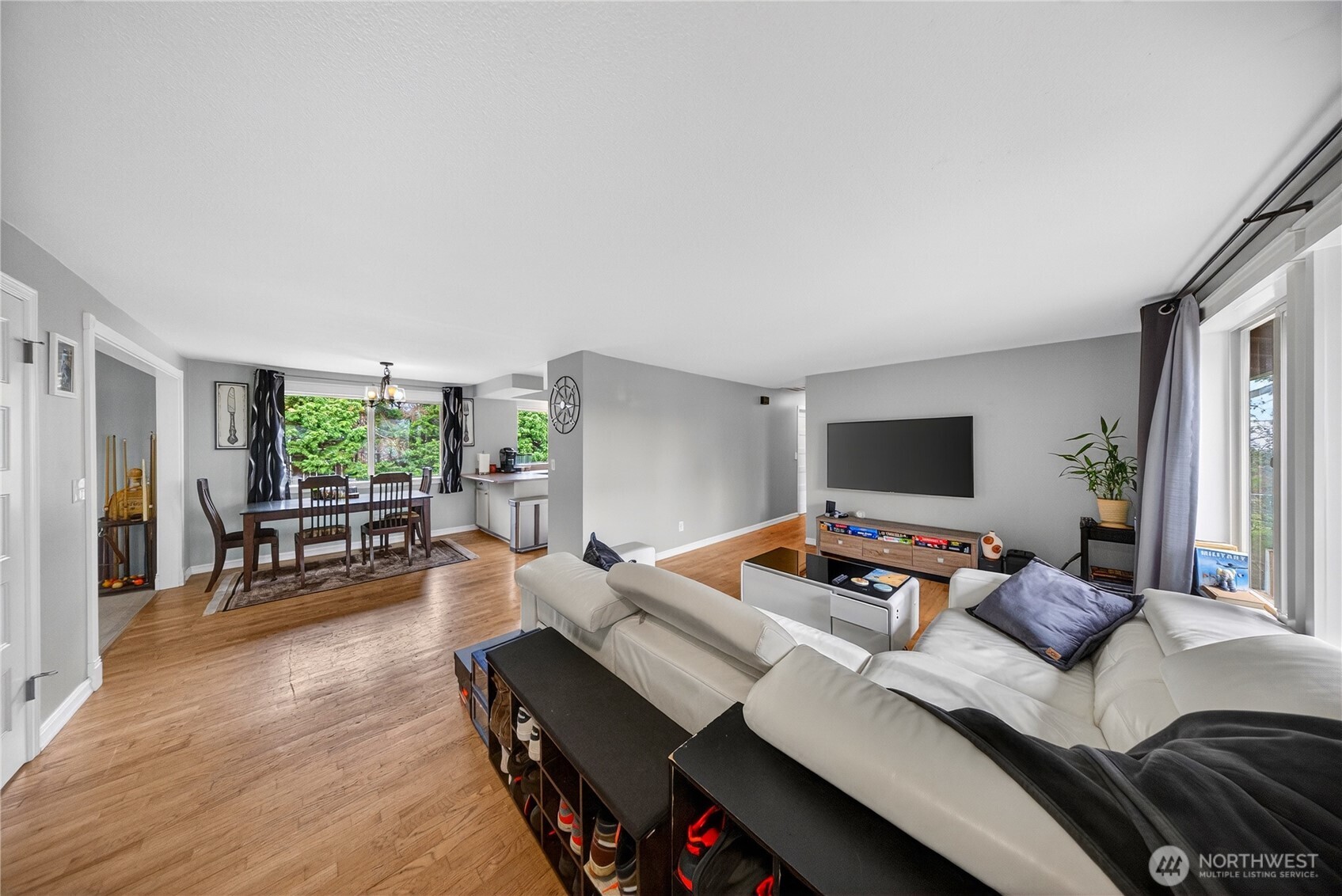 580 SW 3rd Avenue , Oak Harbor, WA 98277-5111