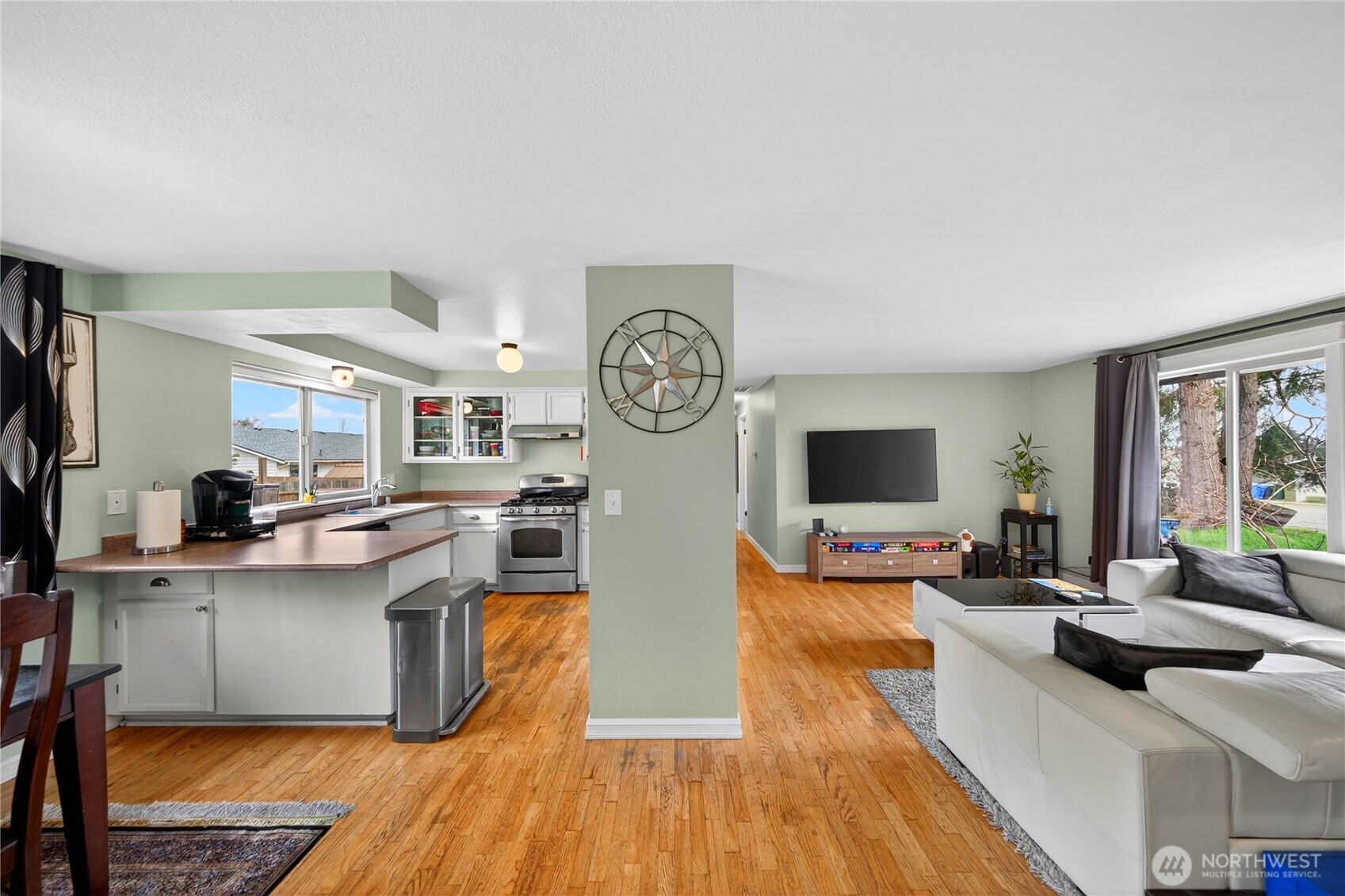 580 SW 3rd Avenue , Oak Harbor, WA 98277-5111