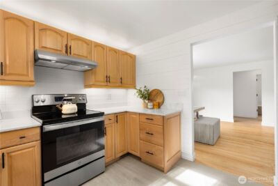 14052 Midvale Avenue N, Seattle, WA 98133 - Photo 21