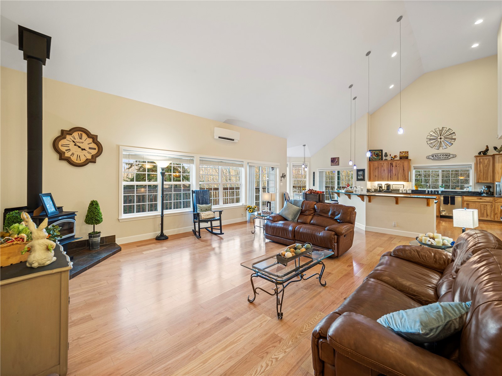 12811 Kapowsin Highlands Drive E, Graham, WA 98338