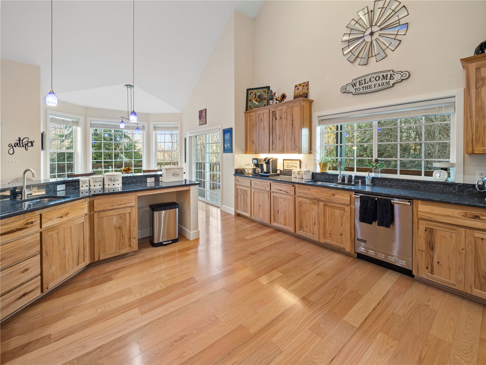 12811 Kapowsin Highlands Drive E, Graham, WA 98338