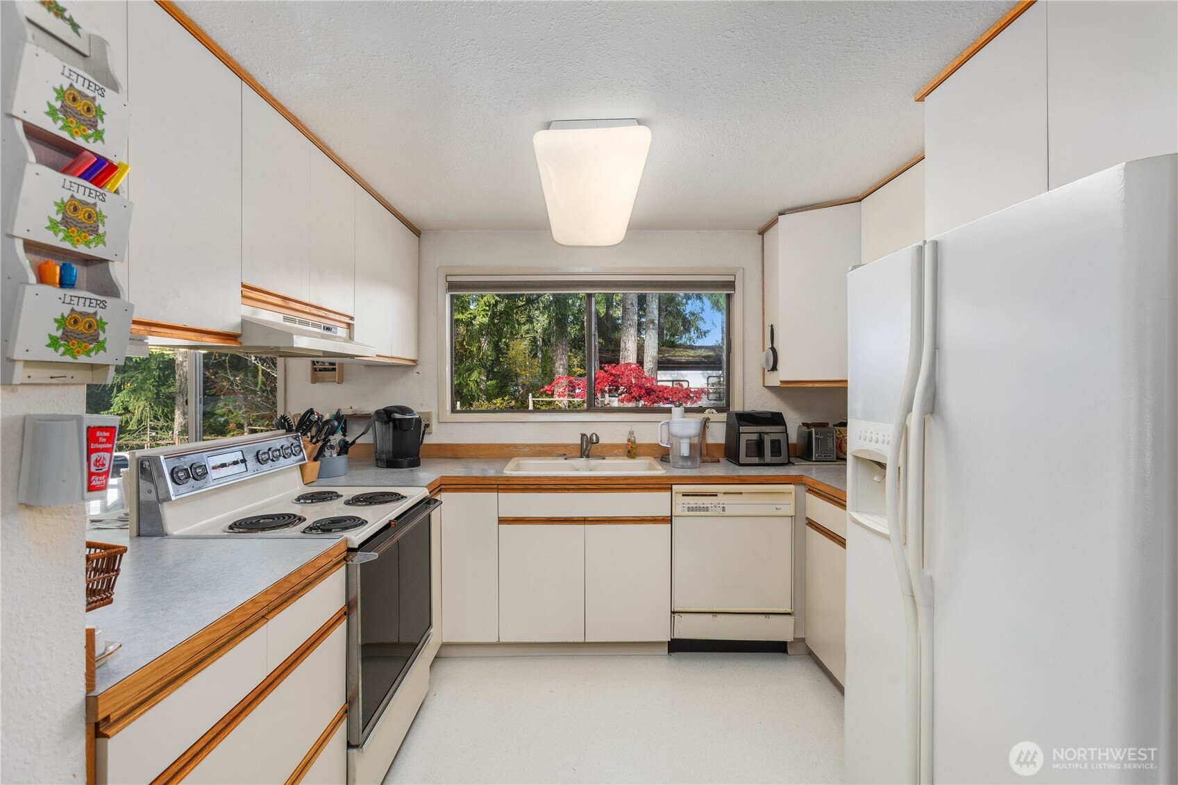 350 Olympic Drive E, Grapeview, WA 98546