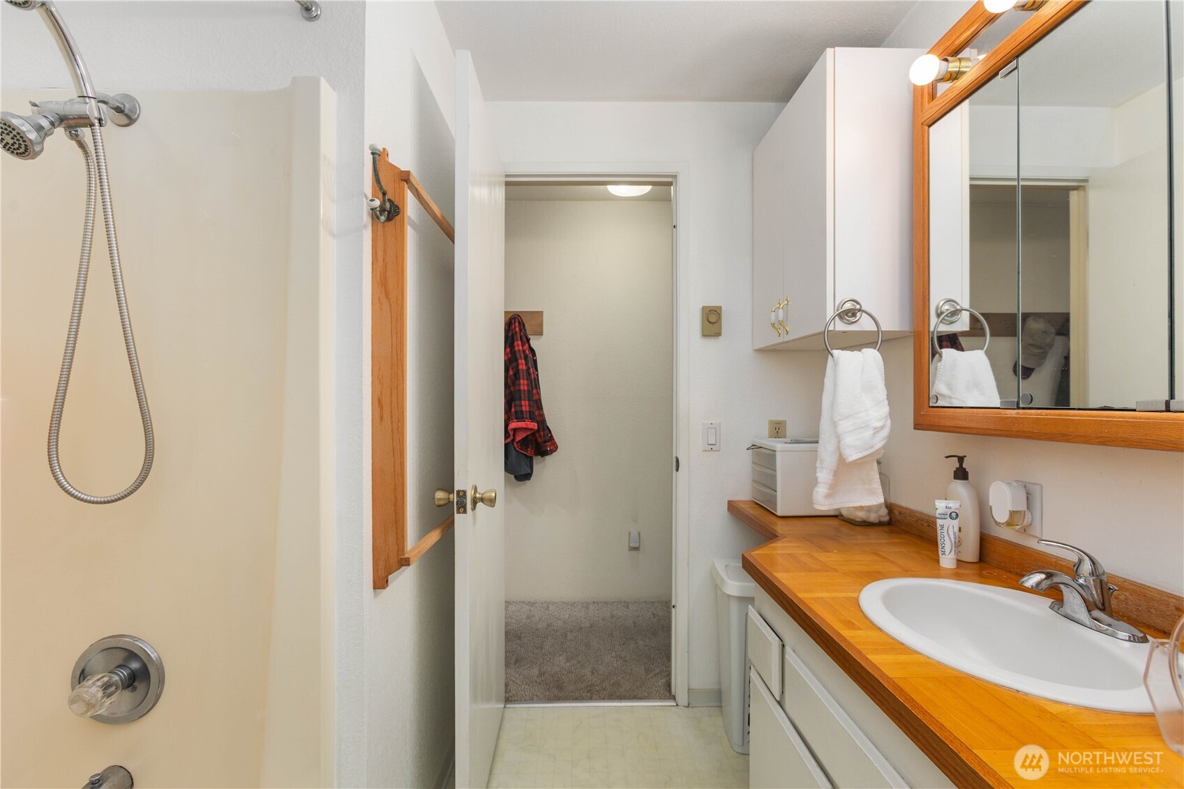 350 Olympic Drive E, Grapeview, WA 98546