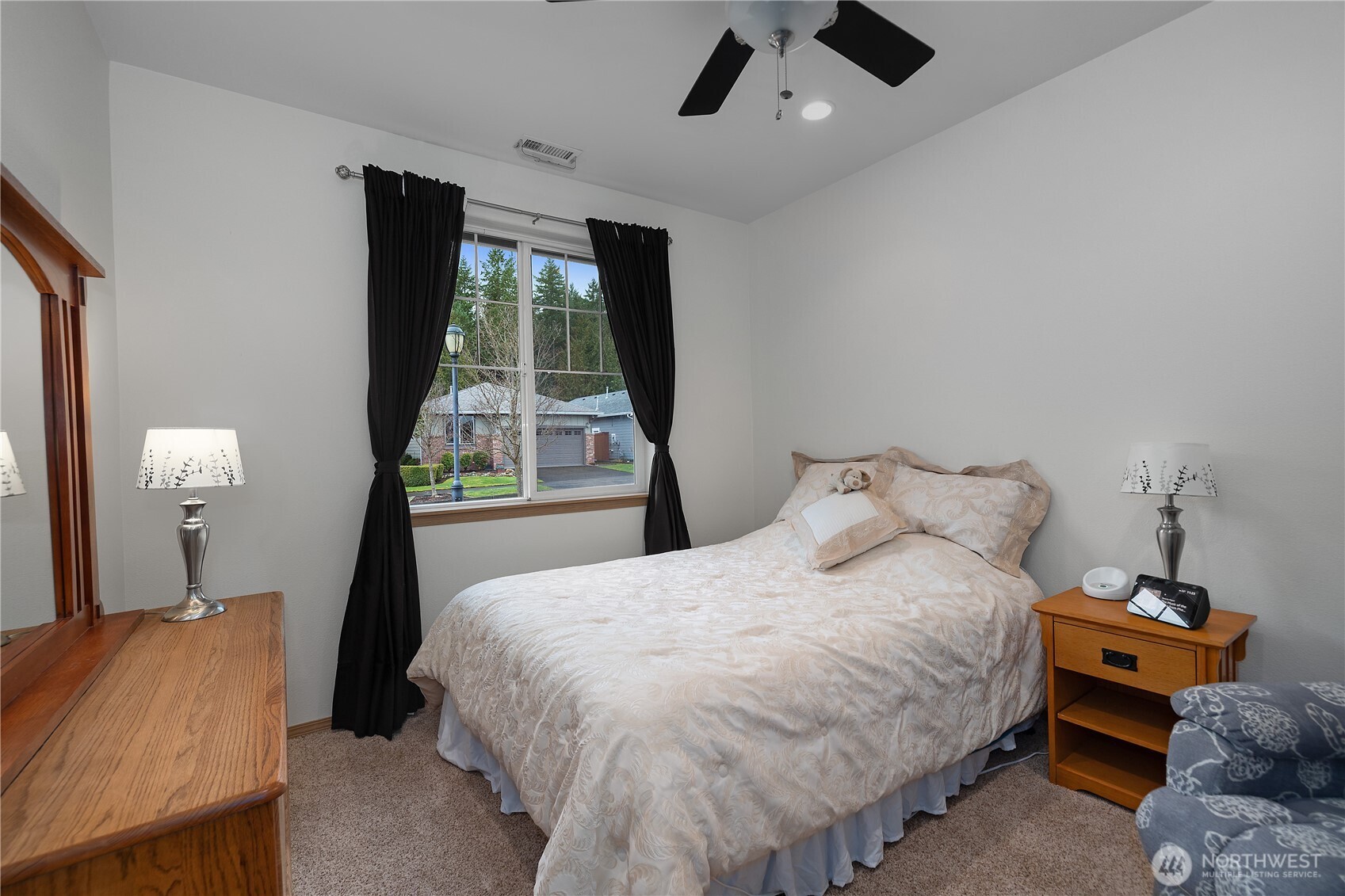 8228 Bainbridge Loop NE, Lacey, WA 98516