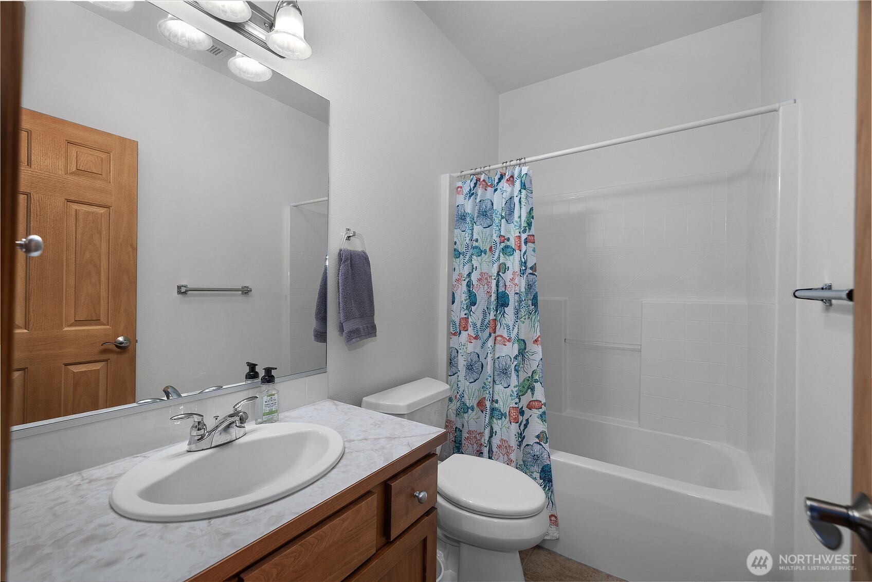 8228 Bainbridge Loop NE, Lacey, WA 98516