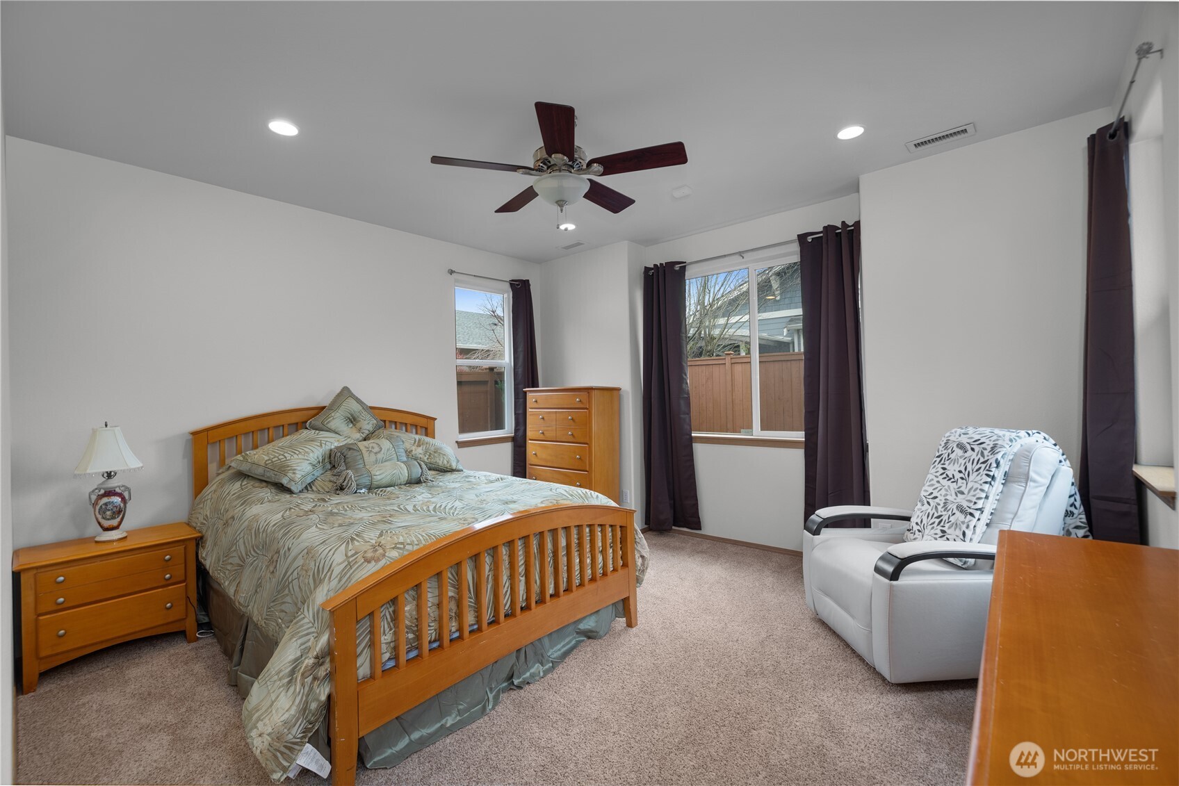 8228 Bainbridge Loop NE, Lacey, WA 98516