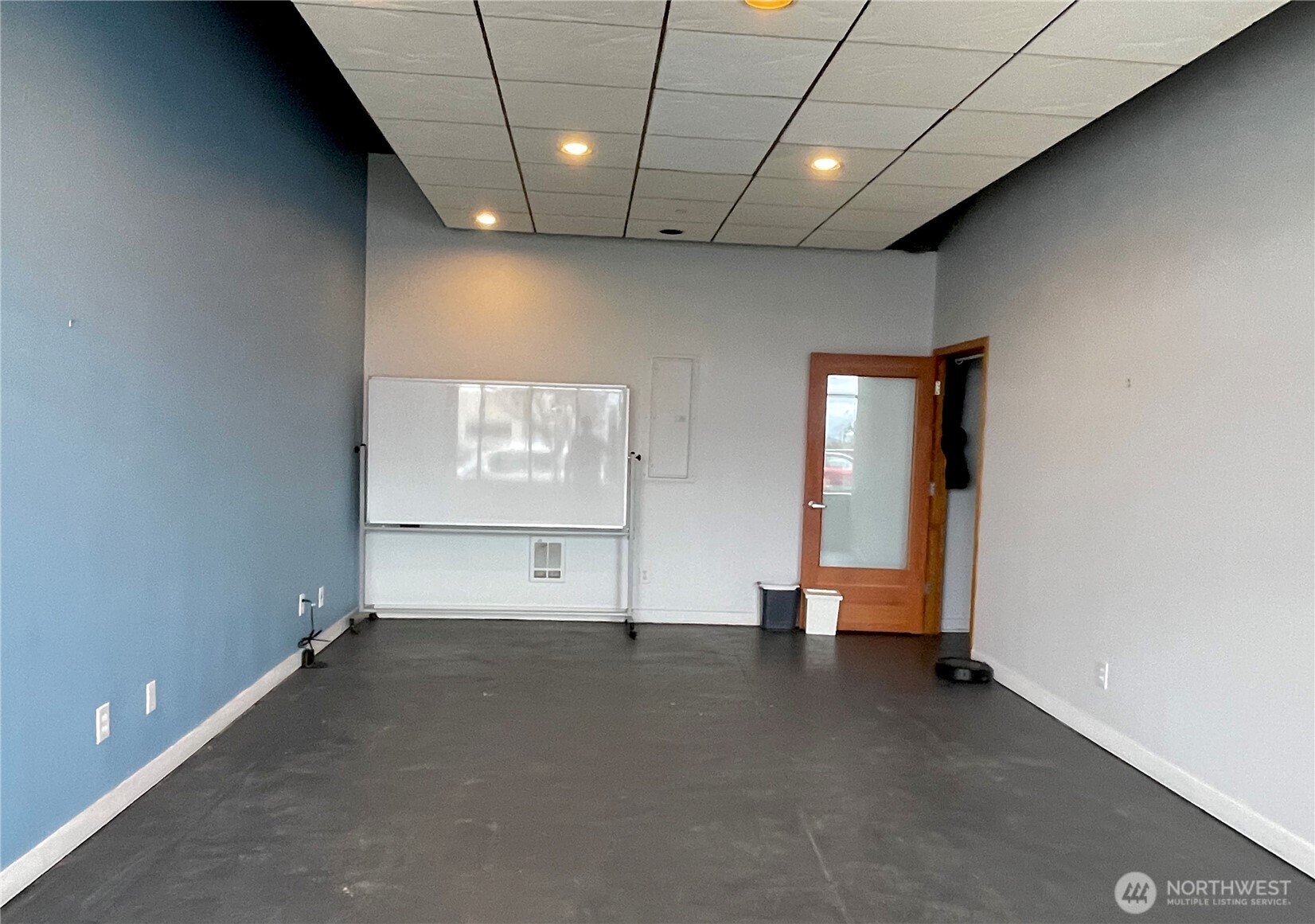 6044 Seaview Avenue NW #102, Seattle, WA 98107