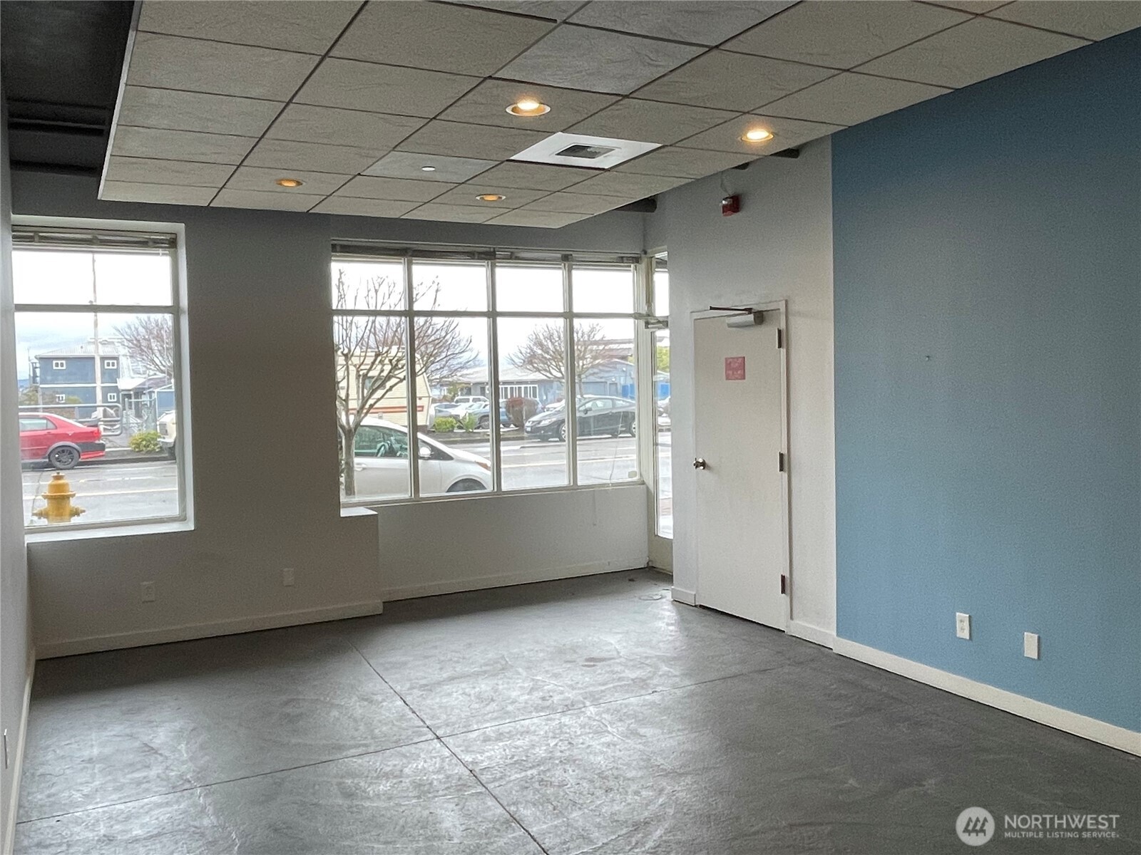 6044 Seaview Avenue NW #102, Seattle, WA 98107