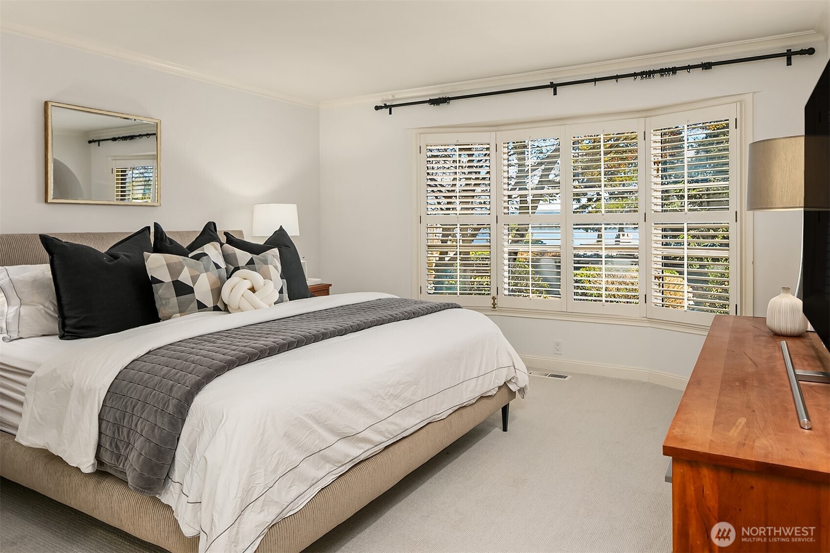 453 McGilvra Boulevard E, Seattle, WA 98112