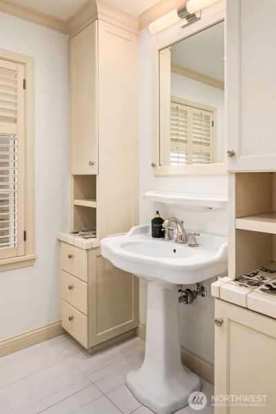 453 McGilvra Boulevard E, Seattle, WA 98112 - Photo 18