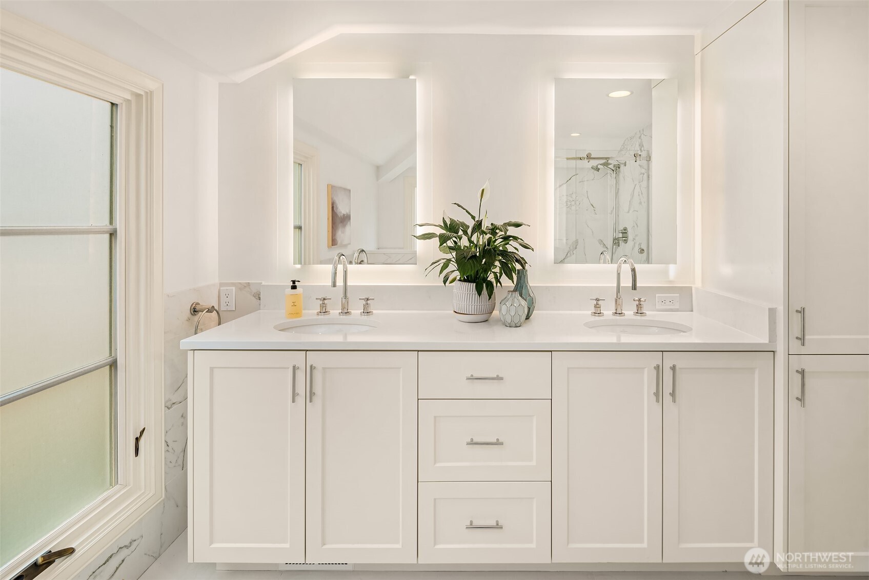 453 McGilvra Boulevard E, Seattle, WA 98112