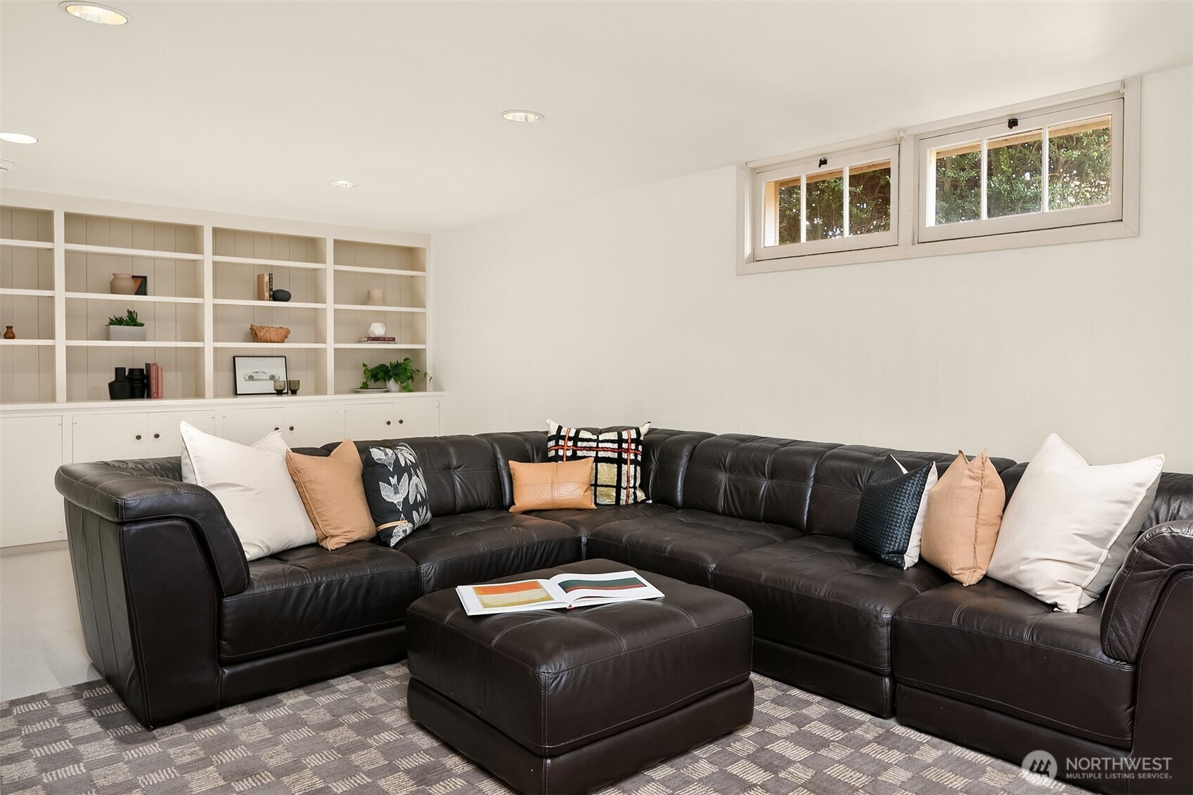 453 McGilvra Boulevard E, Seattle, WA 98112