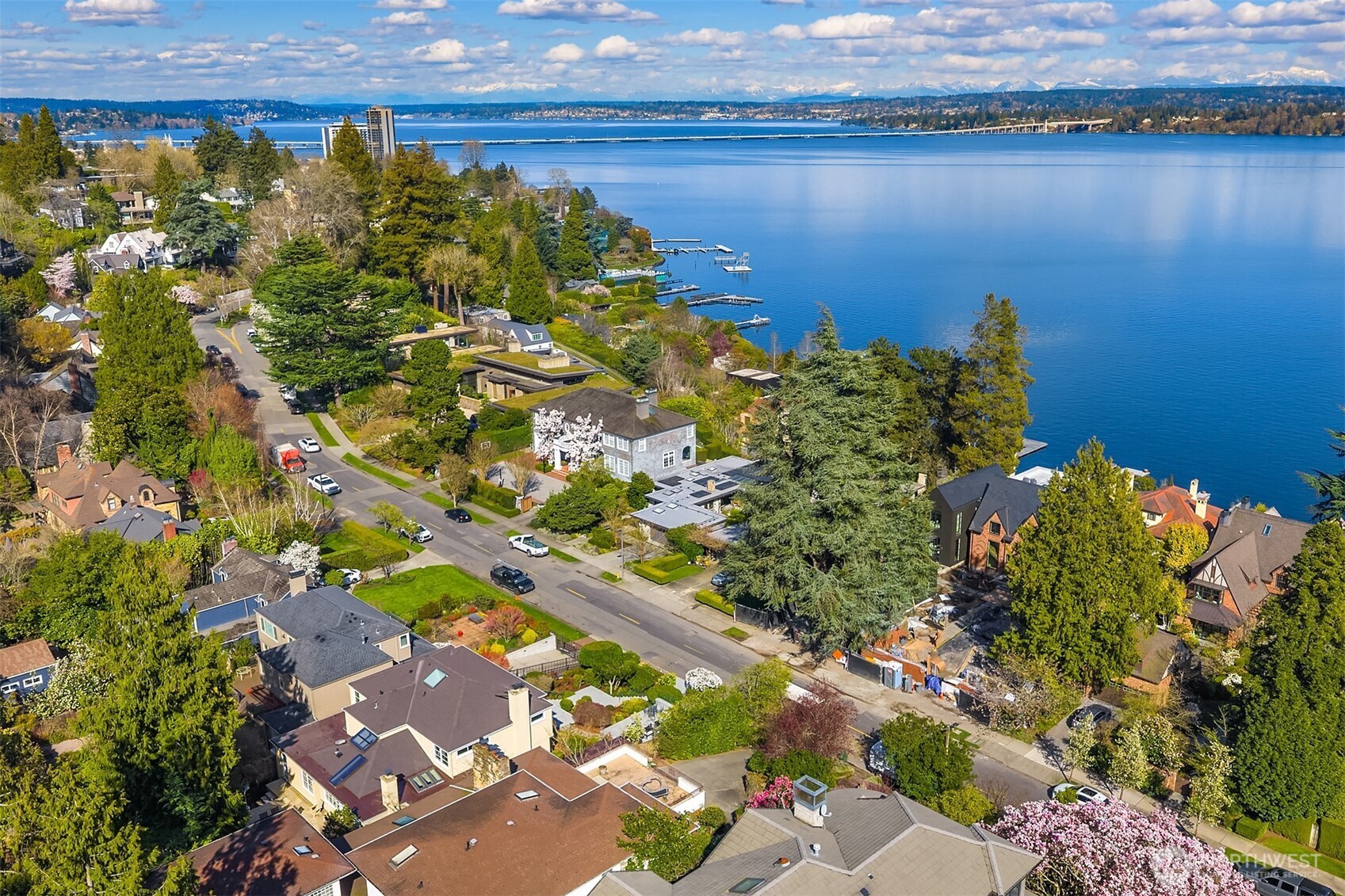 453 McGilvra Boulevard E, Seattle, WA 98112