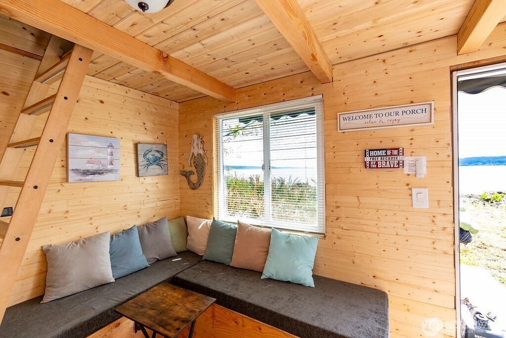 22 H S Beach Drive , Hat Island, WA 98206