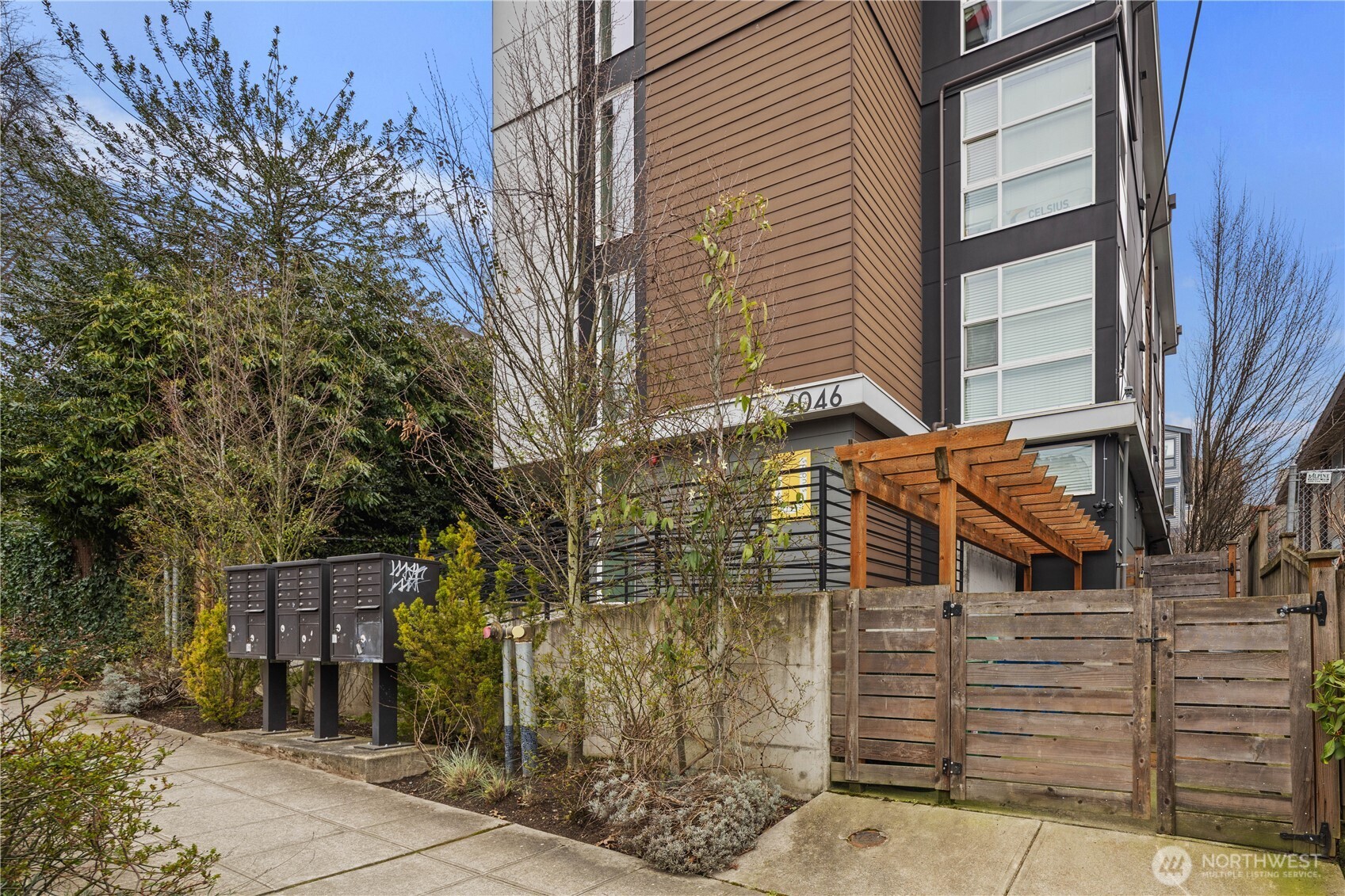 4046 8th Avenue NE, Seattle, WA 98105