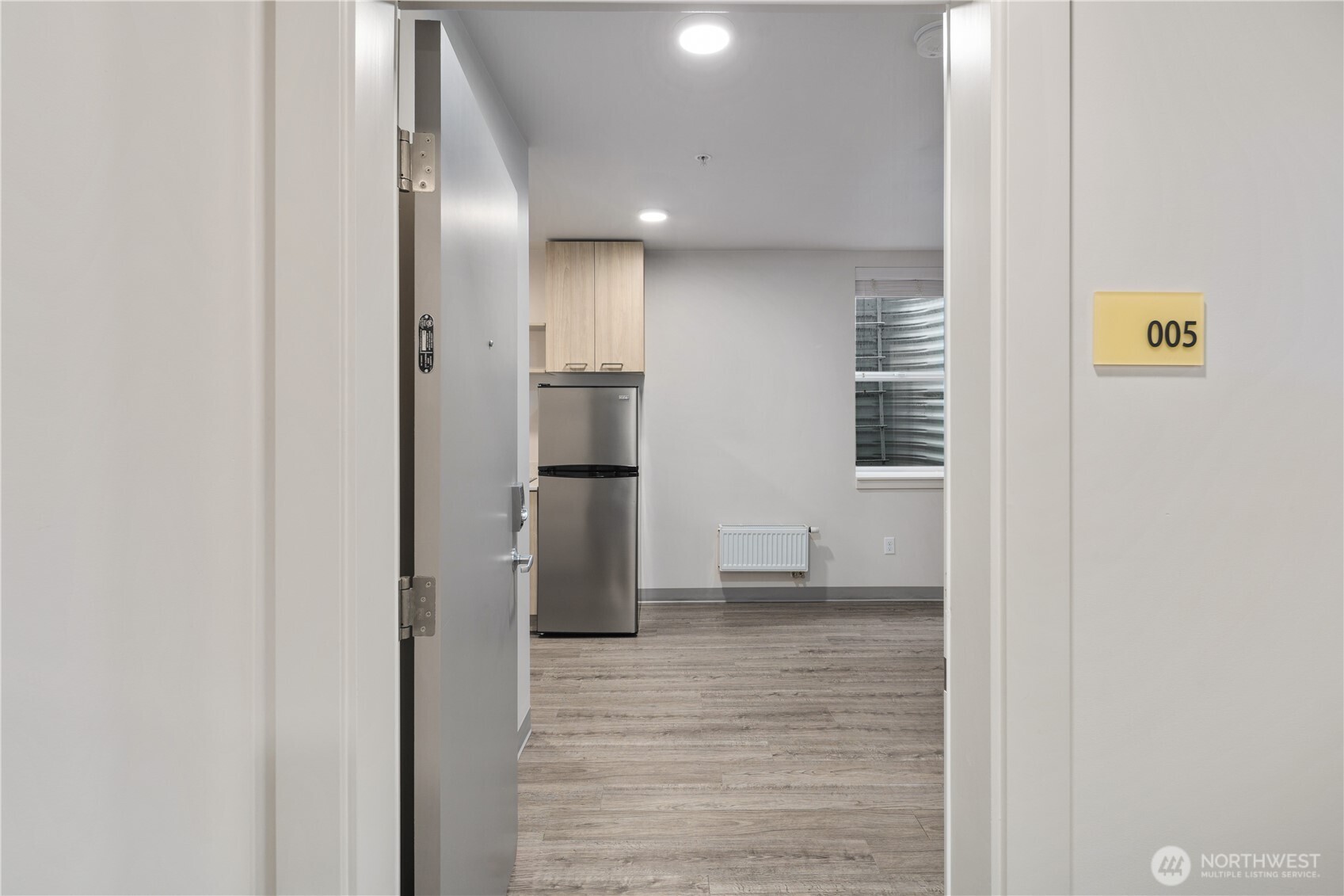 4046 8th Avenue NE, Seattle, WA 98105