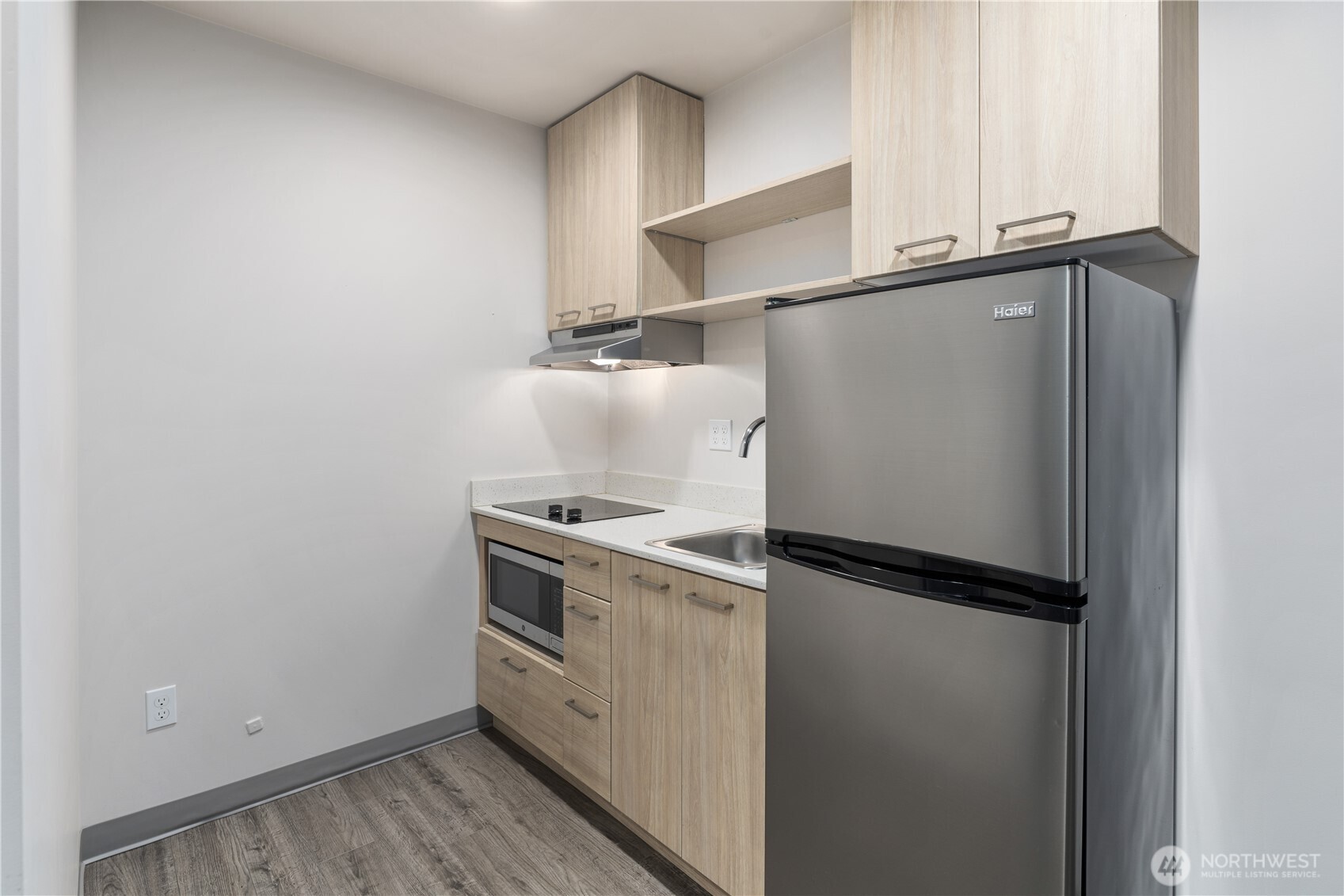 4046 8th Avenue NE, Seattle, WA 98105