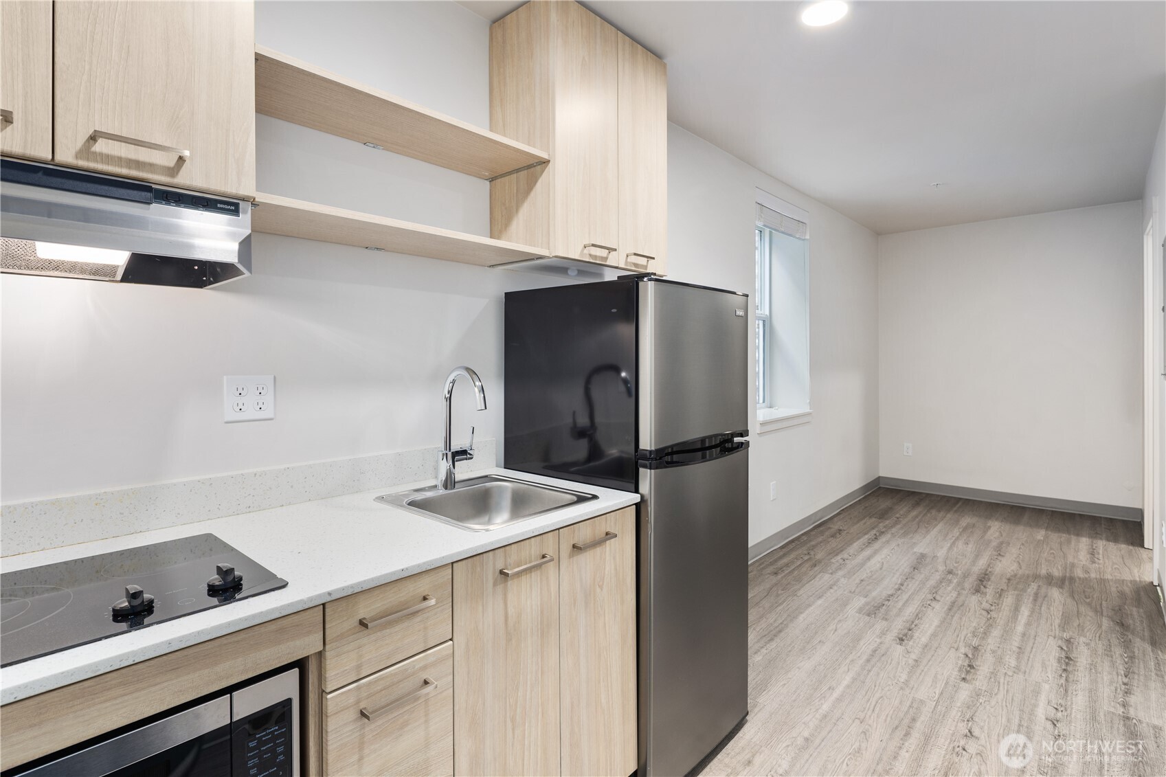 4046 8th Avenue NE, Seattle, WA 98105