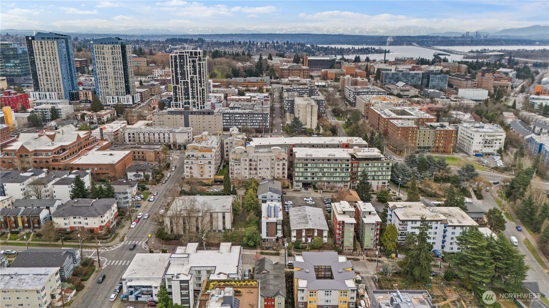 4046 8th Avenue NE, Seattle, WA 98105