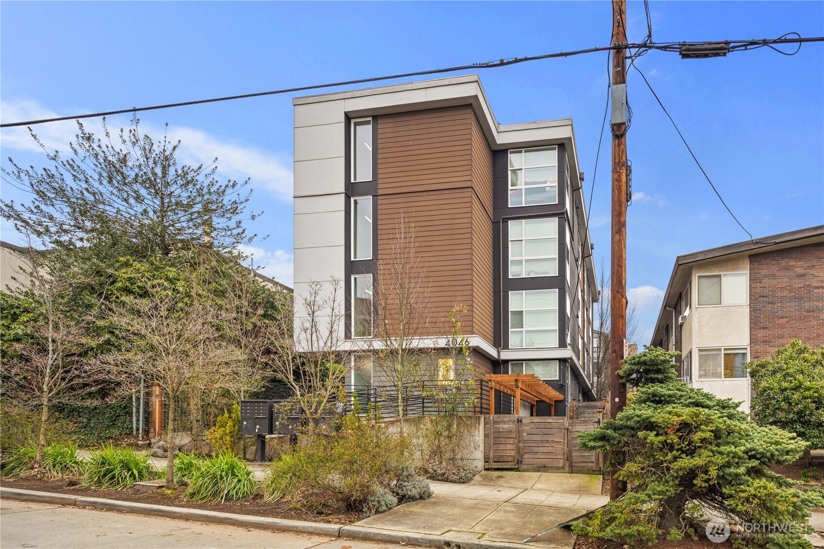 4046 8th Avenue NE, Seattle, WA 98105