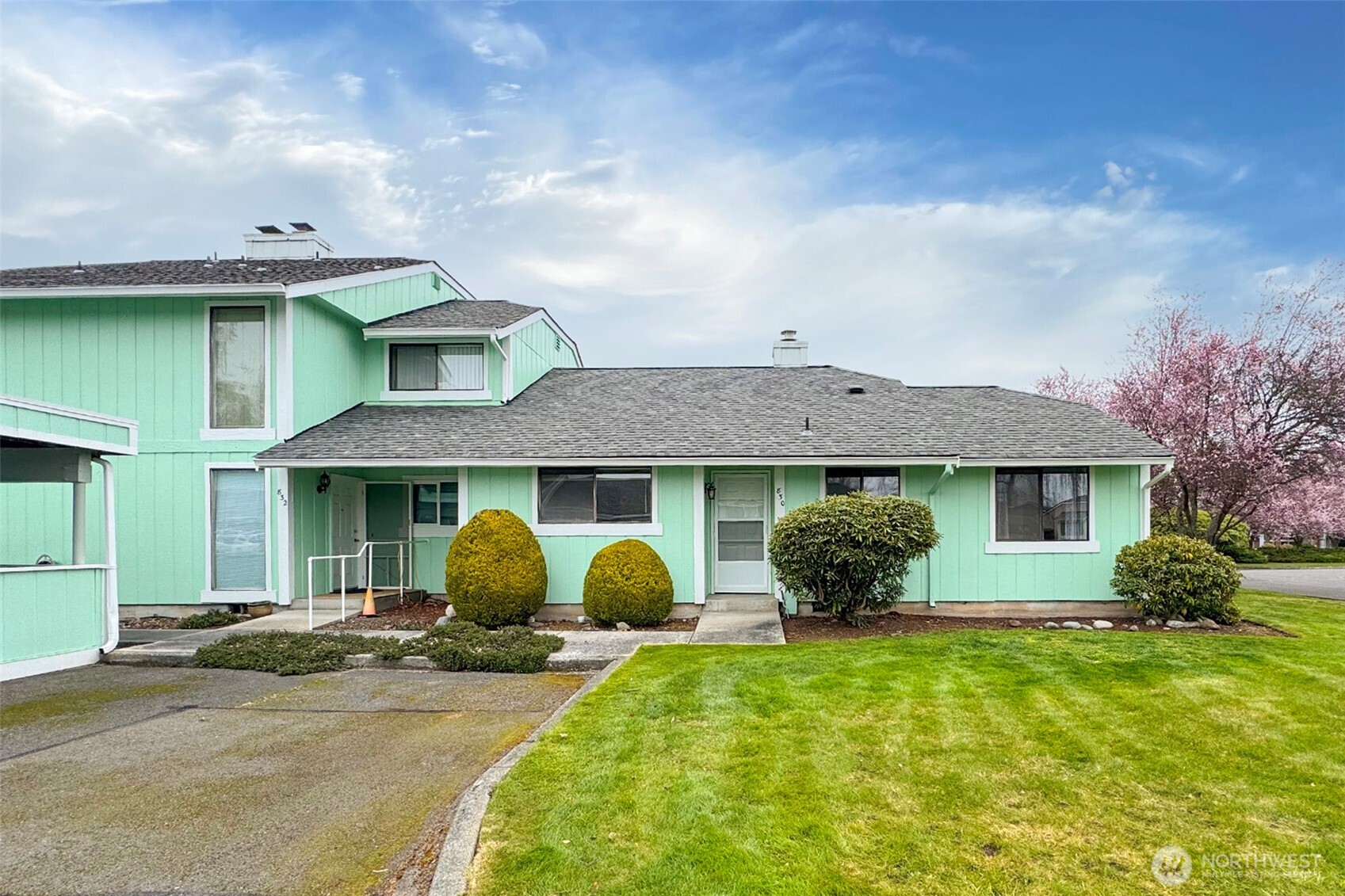 830 N Canterbury Court , Sequim, WA 98382