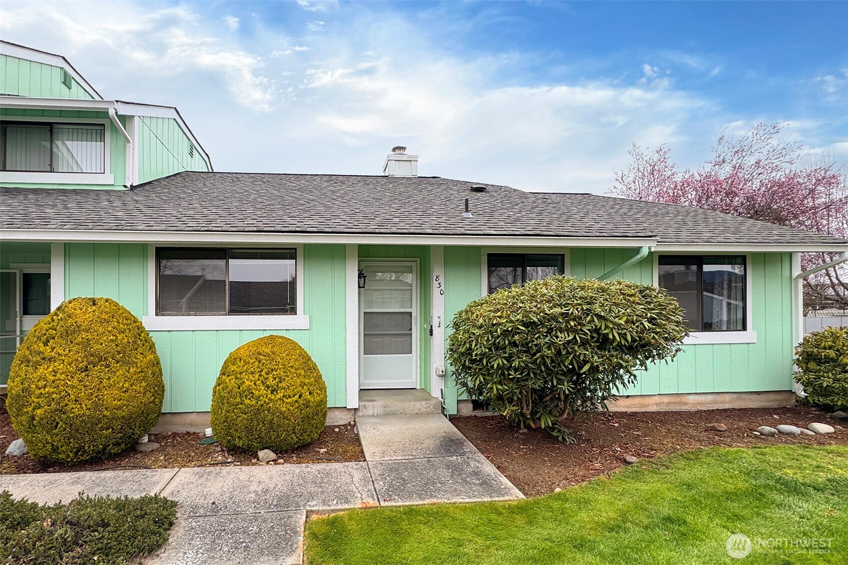 830 N Canterbury Court , Sequim, WA 98382