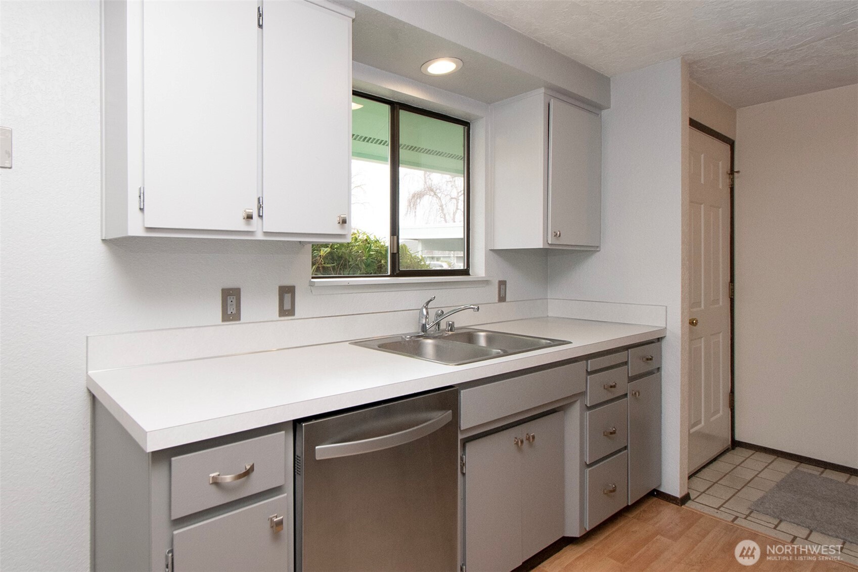 830 N Canterbury Court , Sequim, WA 98382