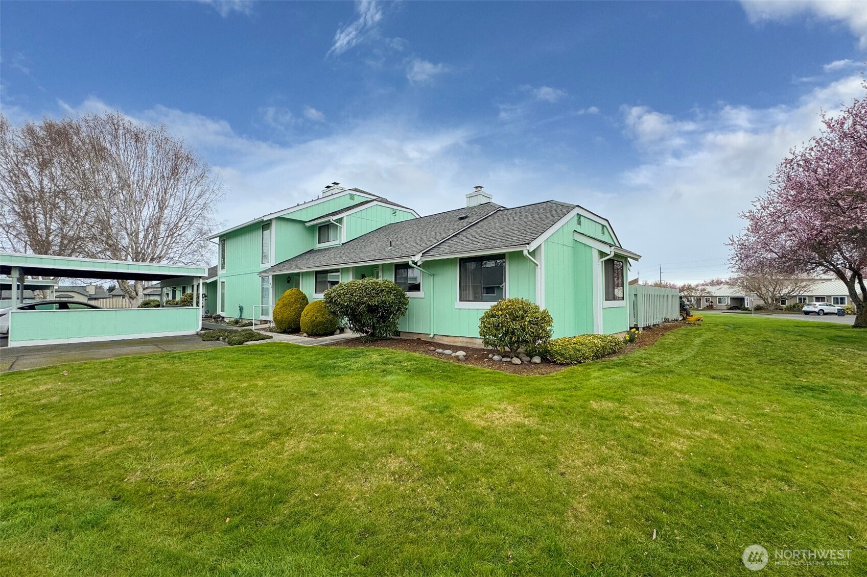 830 N Canterbury Court , Sequim, WA 98382
